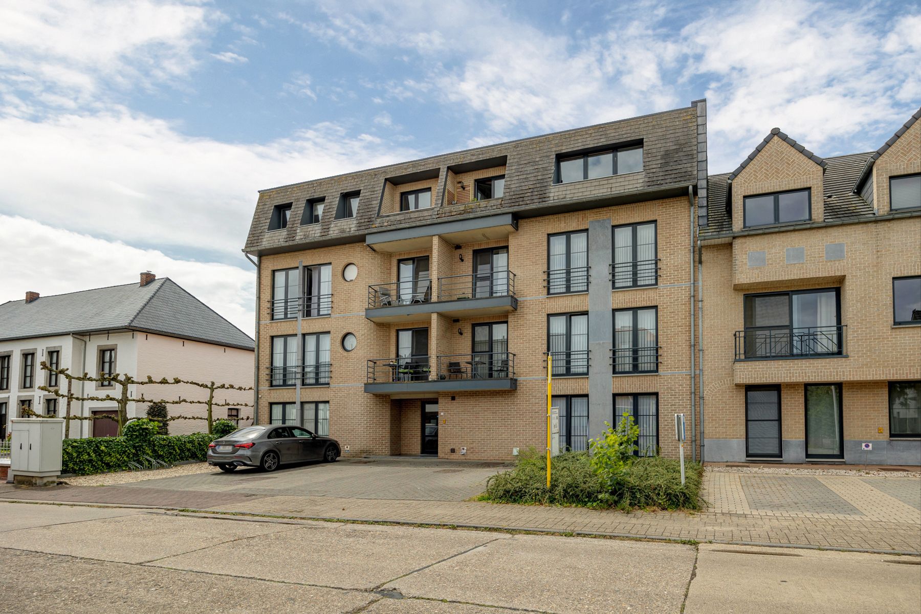 Appartement te koop foto {{pictureIndex}}