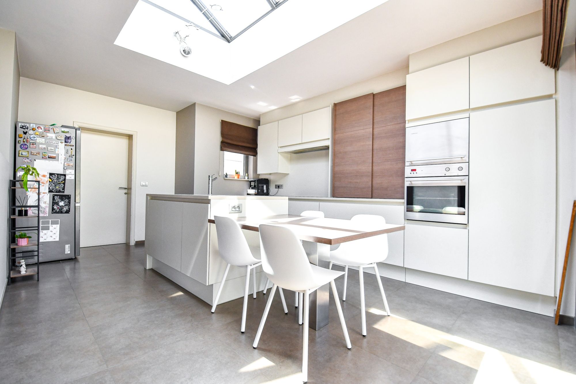 Recent hedendaags ingerichte woning in centrum Knesselare foto 7