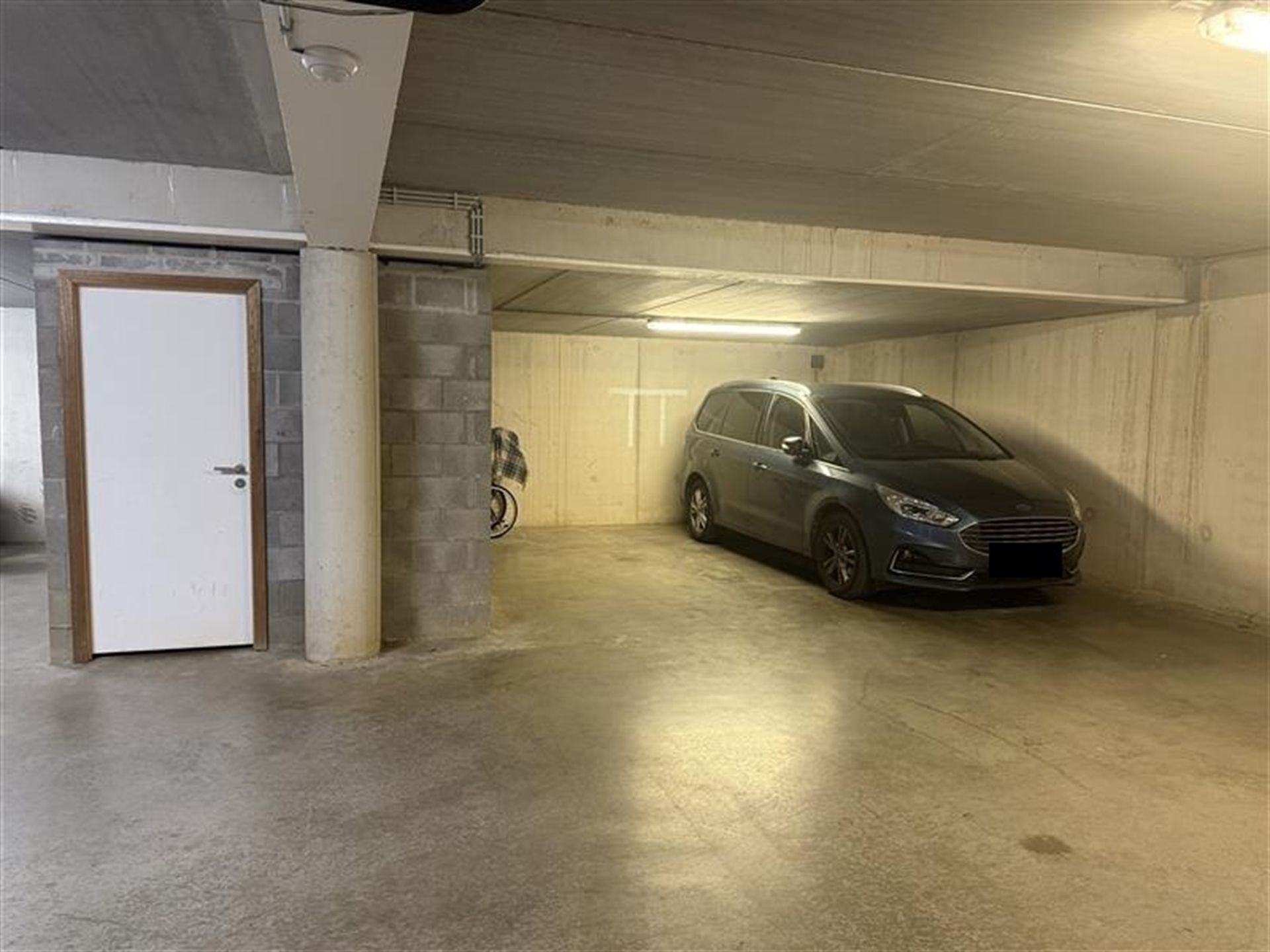 Appartement met zwembad op topligging  foto 15