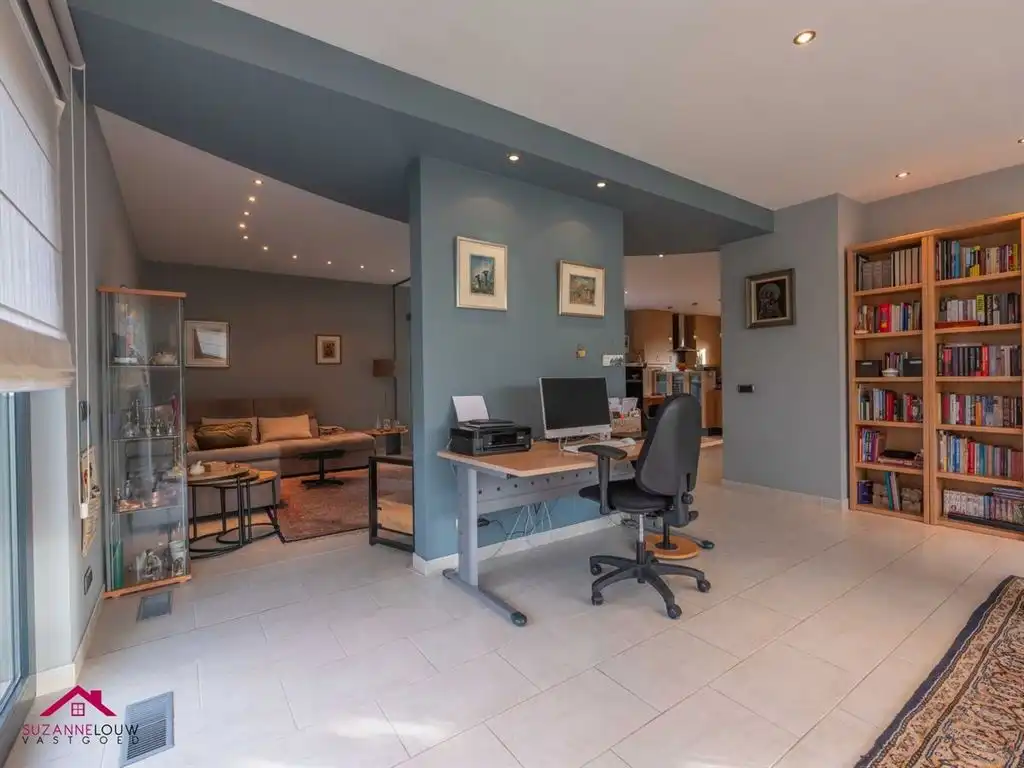 Ruime vrijstaande en instapklare woning in hedendaagse stijl foto 17