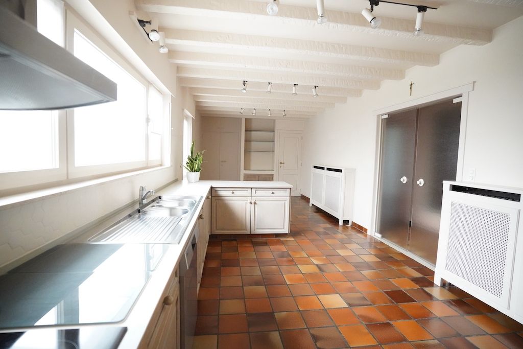 Residentieel gelegen bungalow op 910 m² voorzien van 4 slaapkamers foto 14