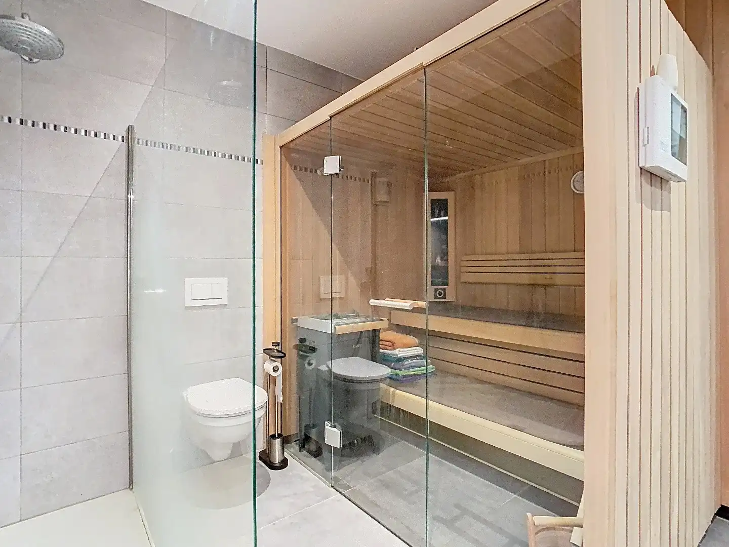 Recent gelijkvloers appartement met tuin, 2 slaapkamers en dressing foto 16