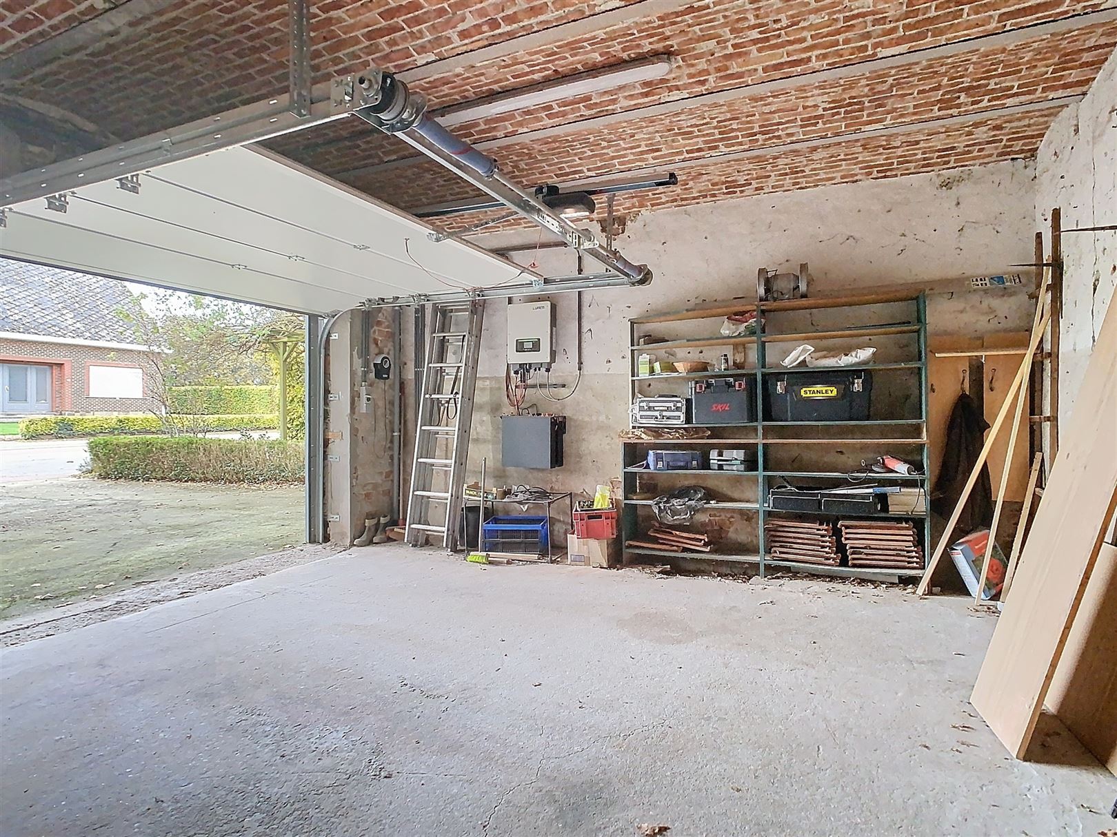 Gerenoveerde woning met bureau, 4 slpks, tuin, 13a 62ca foto 63