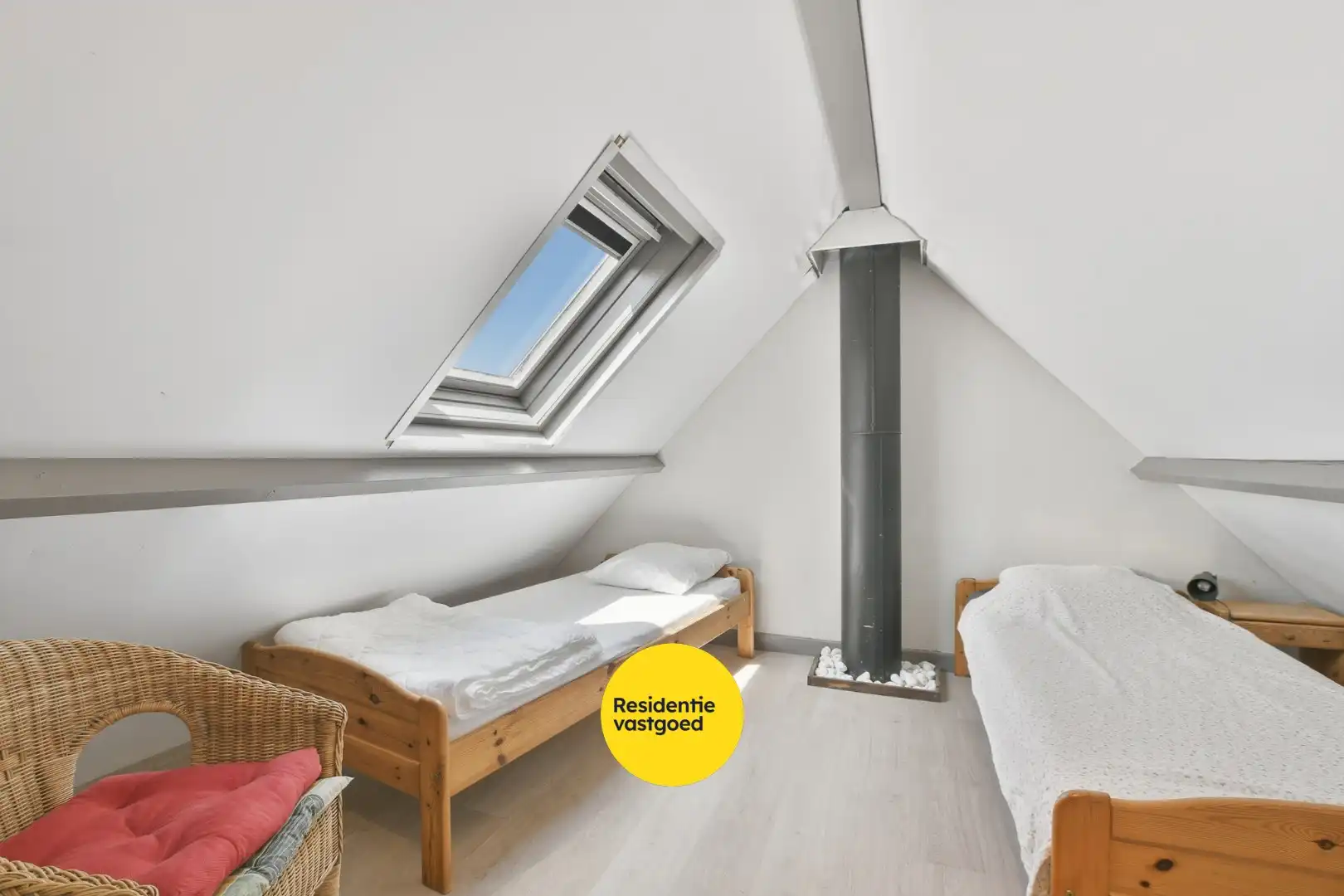 Charmant vissershuisje met 3 slaapkamers en prachtig open polderzicht foto 18