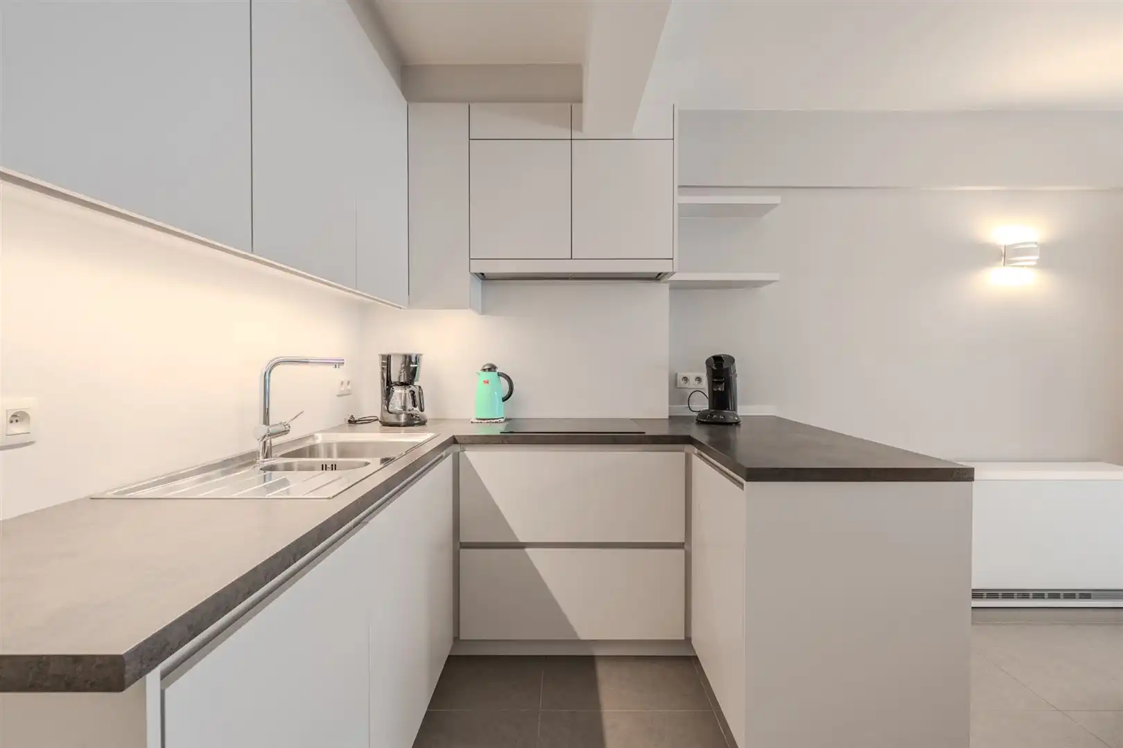 Instap klaar 1-slaapkamer appartement met schuin zeezicht foto 13