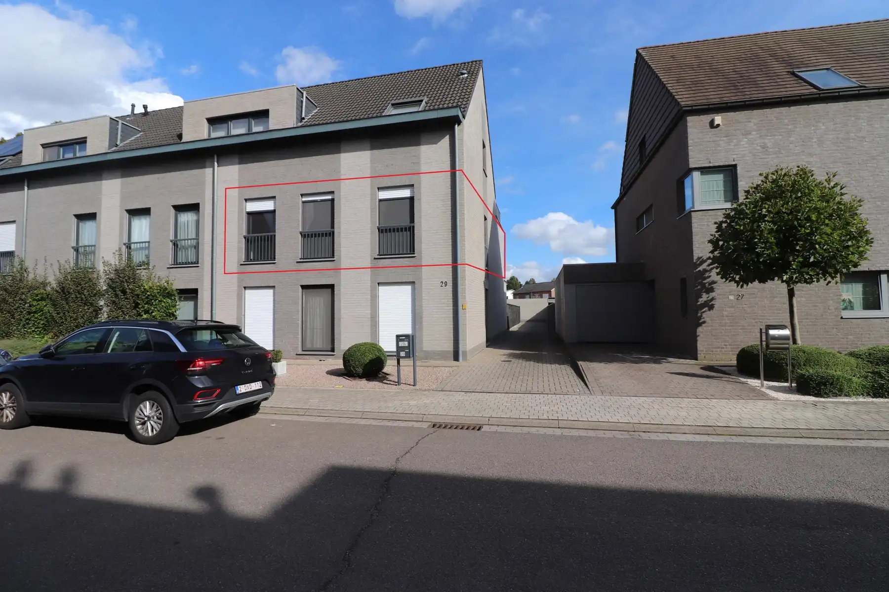 Een appartement op de eerste verdieping - met terras, kelderberging en garage foto {{pictureIndex}}