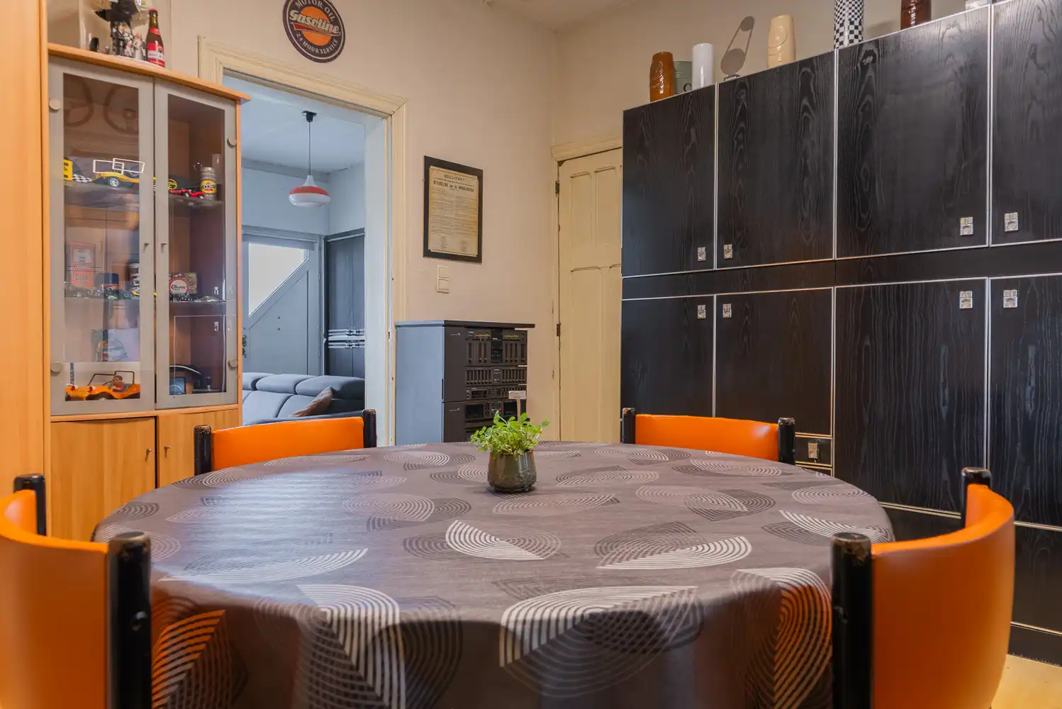Halfopen woning op een perceel van 532 m² met ruime garage/werkplaats foto 7