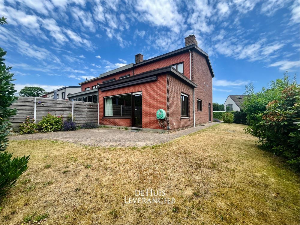 Een huis met potentieel in een buurt met toekomst ! foto 2