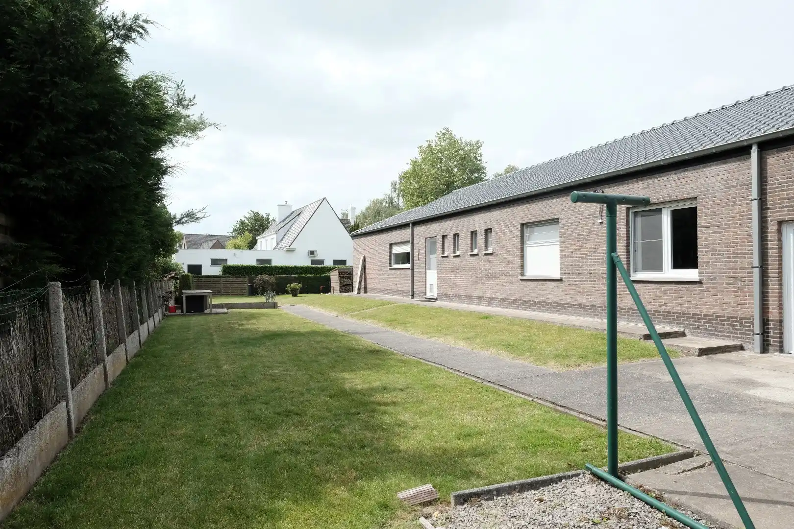 Alleenstaande gelijkvloerse woning op ruim perceel van 1.748 m² in Hooglede foto 6