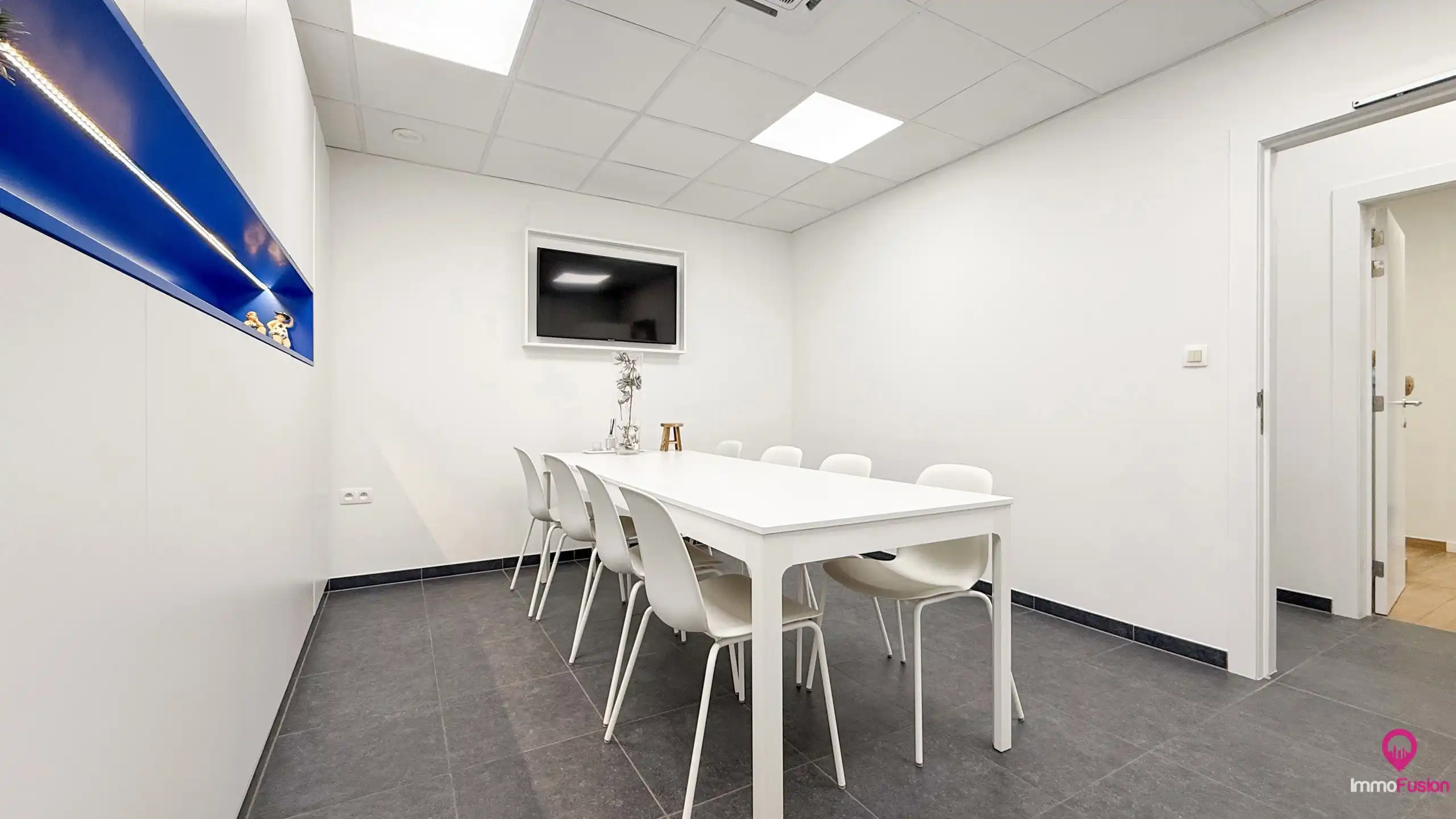 Veelzijdig industrieel pand met ruime woonst en zonnepanelen foto 11