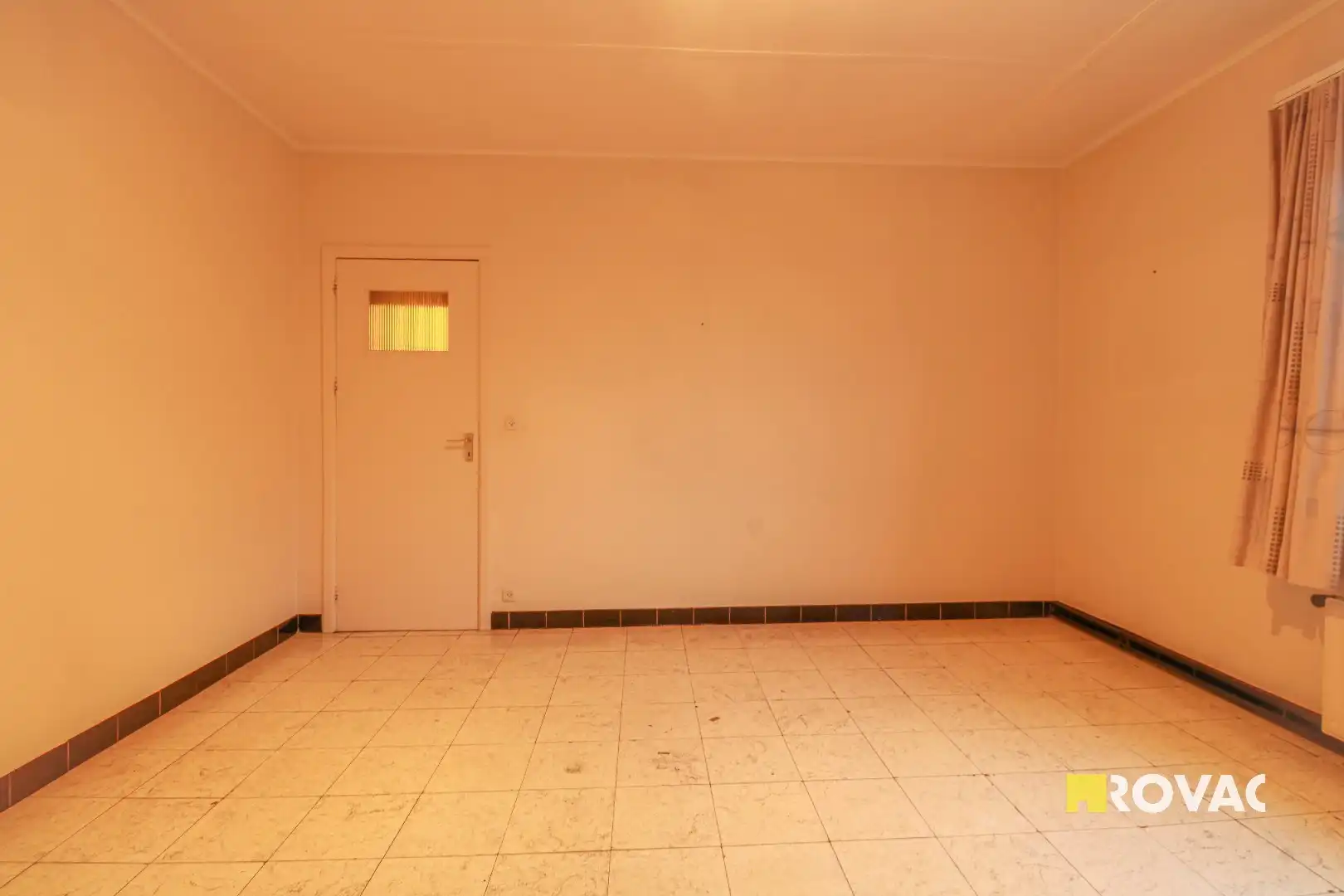 Op te frissen appartement met garage! foto 9