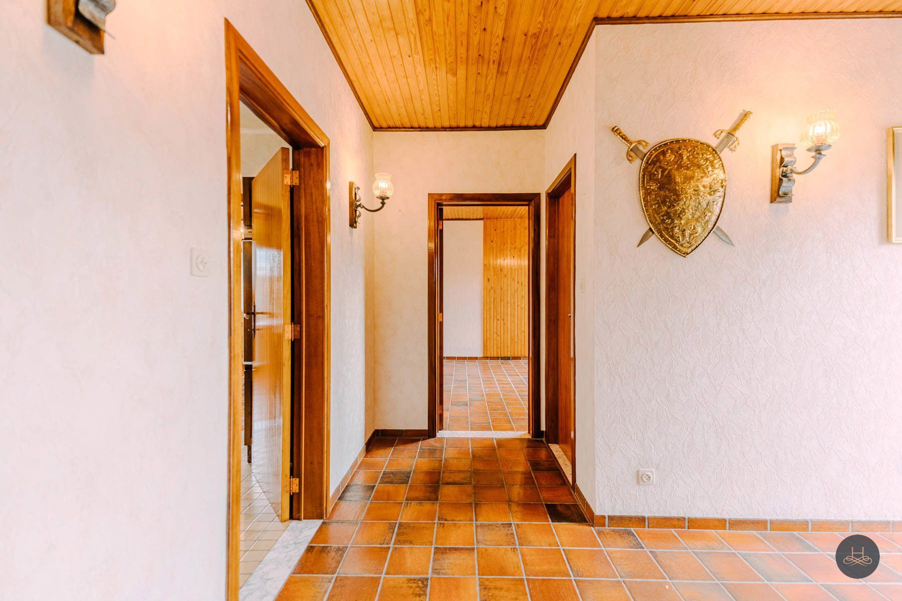 Ruime gezinswoning met garage en tuin op toplocatie foto 5