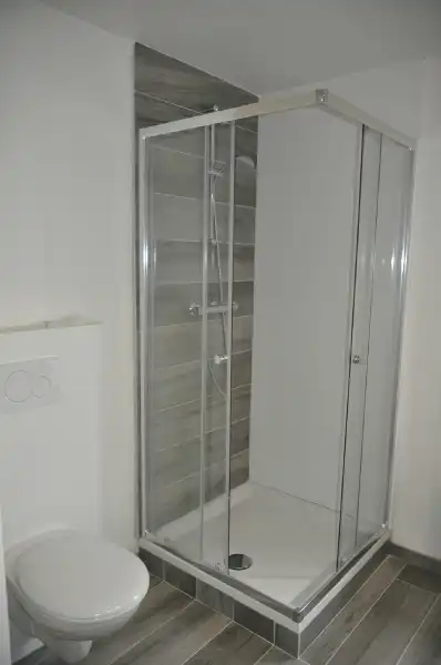 Volledig gerenoveerde woning met 3 slaapkamers en ruime privé-tuin. foto 7