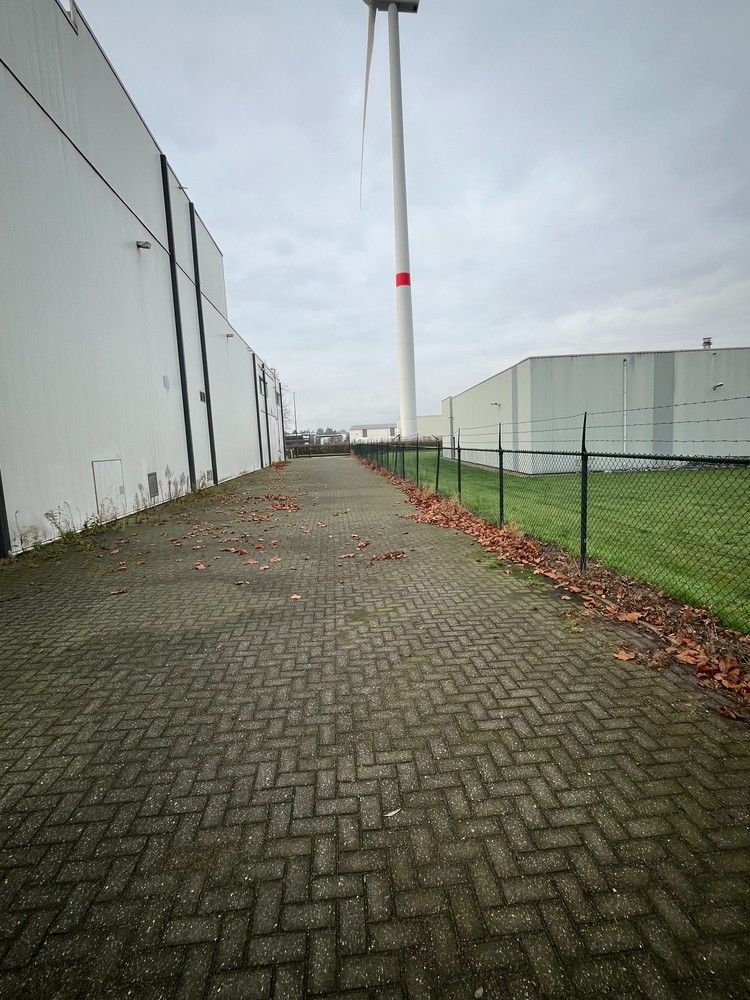 +/- 1790m² bedrijfsgebouw foto 12