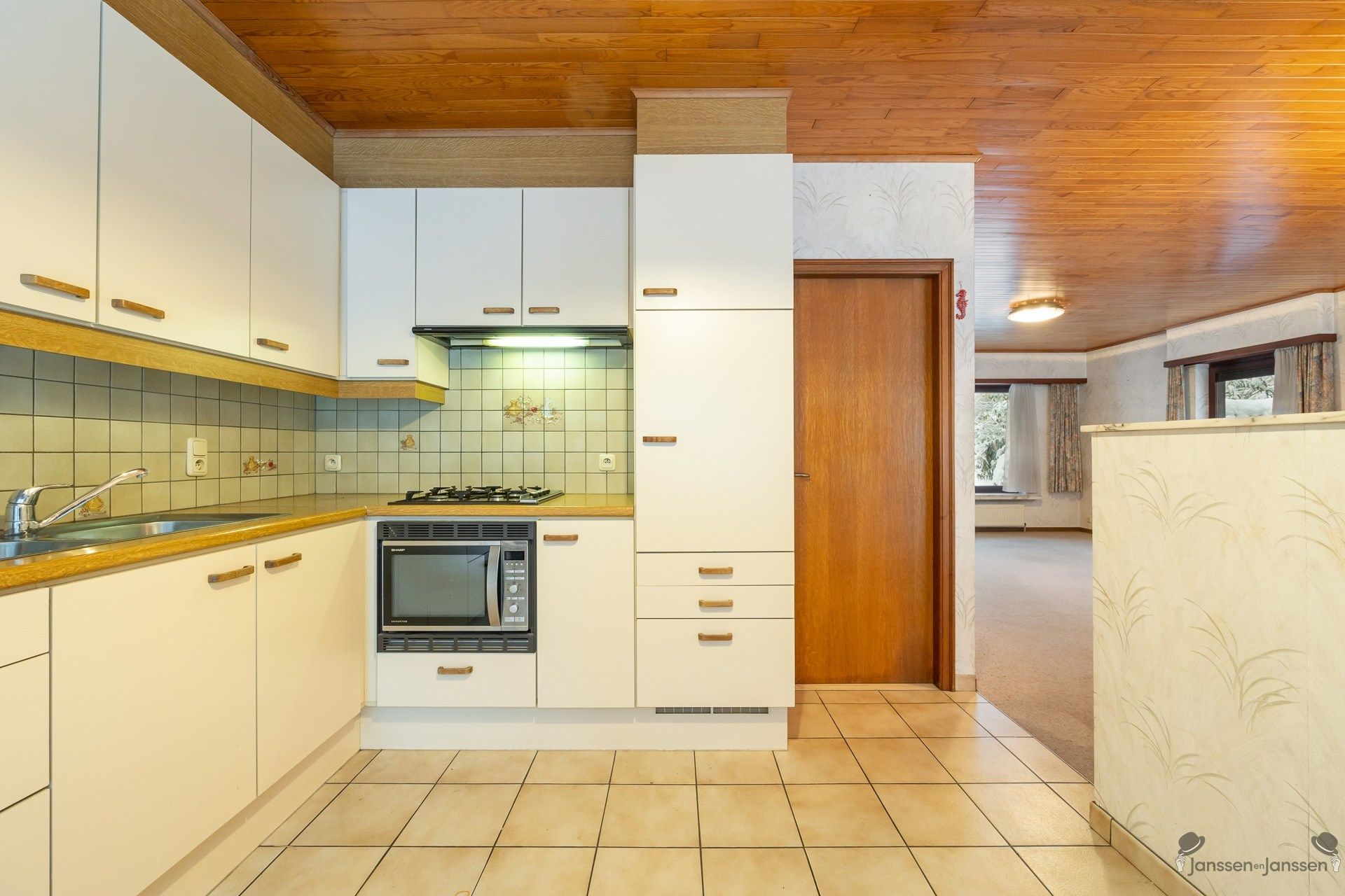 Vrijstaande villa met potentieel in gewilde wijk van Brasschaat foto 14