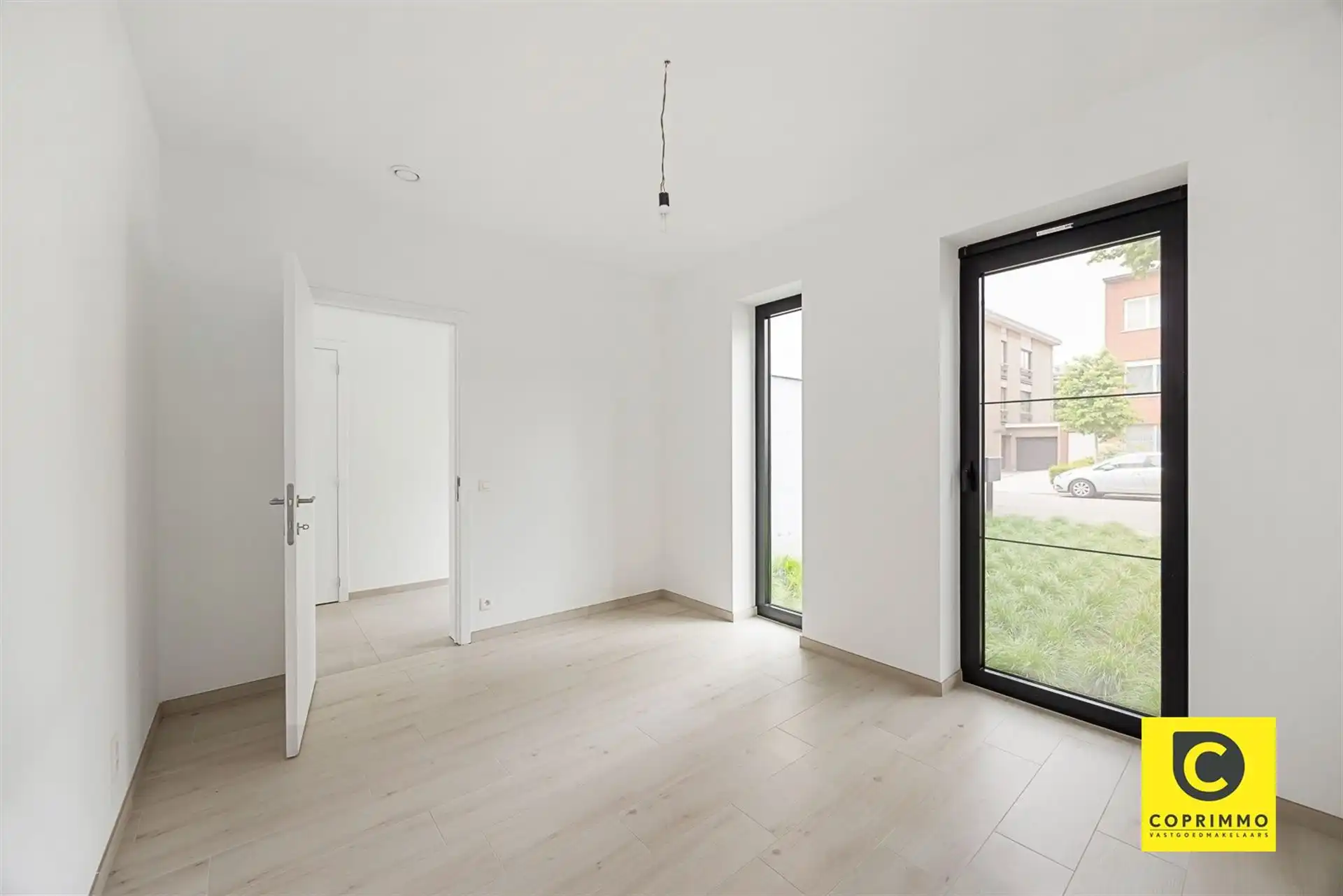 Luxueus 1 slpk app met terras en tuin + parking foto 17