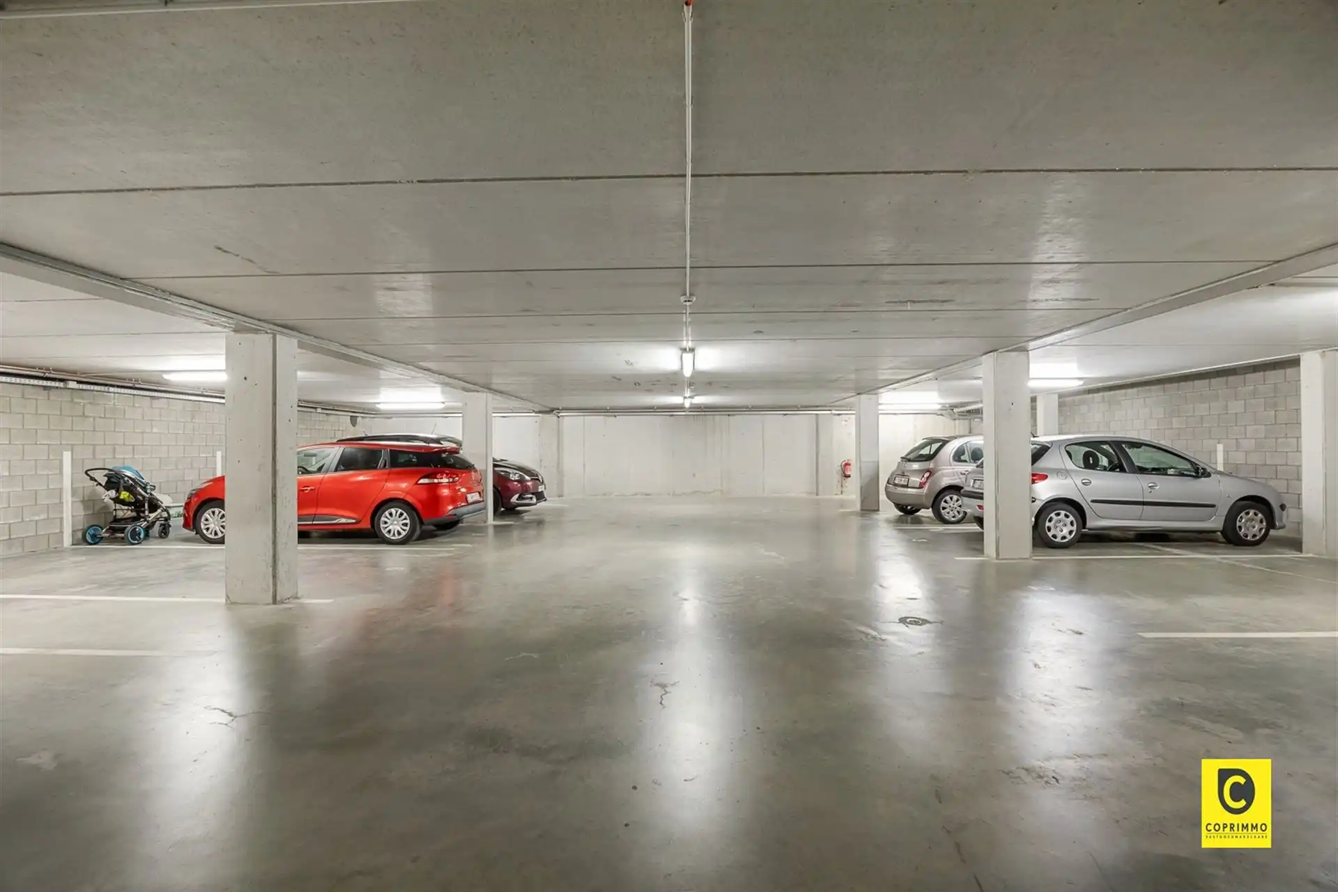 Luxueus 1 slpk app met terras en tuin + parking foto 17