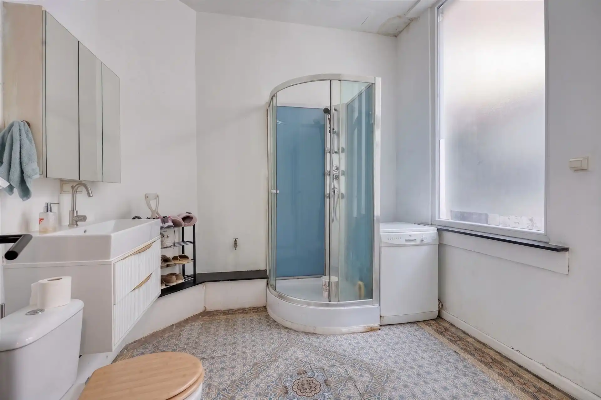 Ruime woning, momenteel ingericht als 4 studio's! foto 7