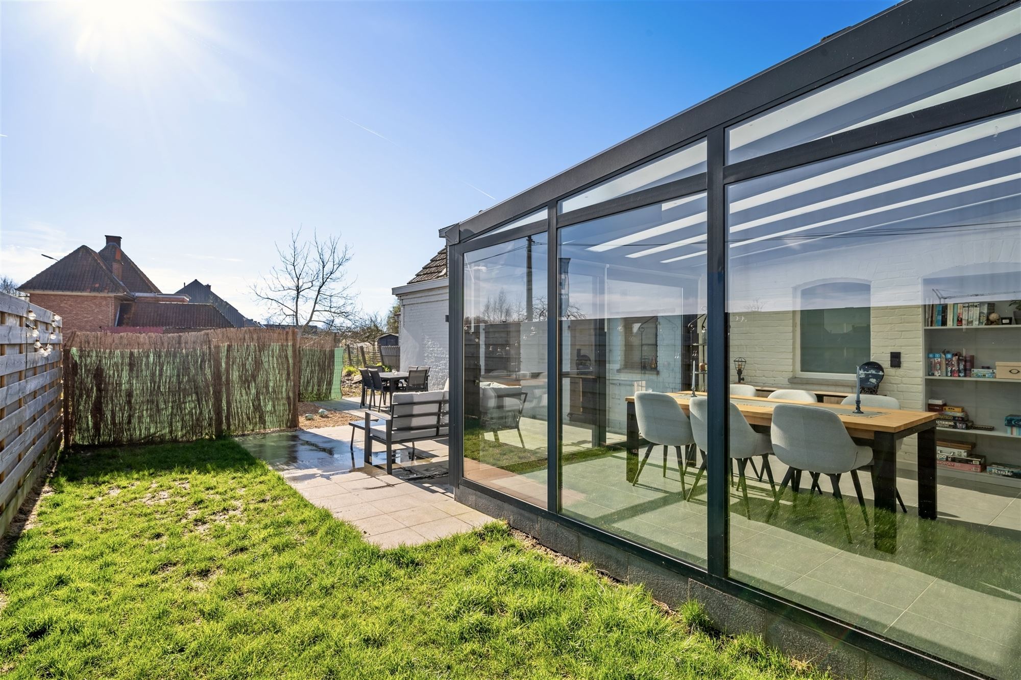 Perfecte instapklare halfopen woning met 3 slpks en tuin foto 21