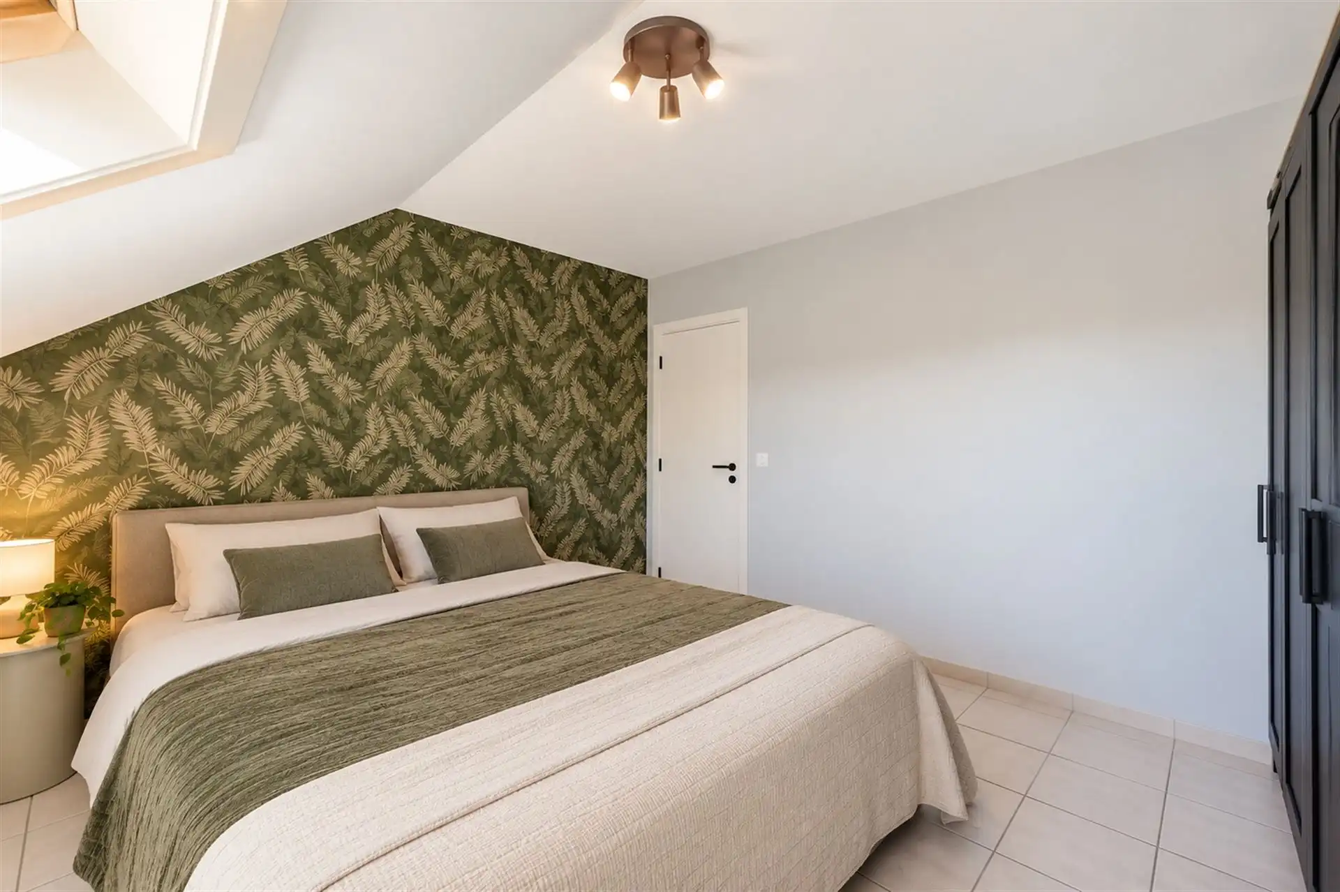 Instapklaar vernieuwd appartement nabij de Gavers foto 5