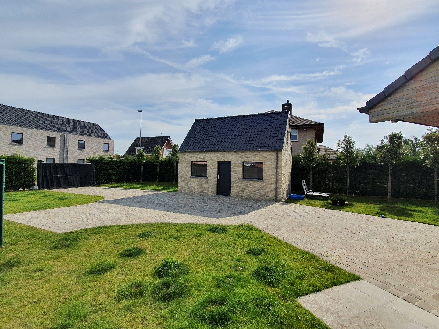 Volledig afgewerkte villa met 4 SLK en grote tuin foto 10