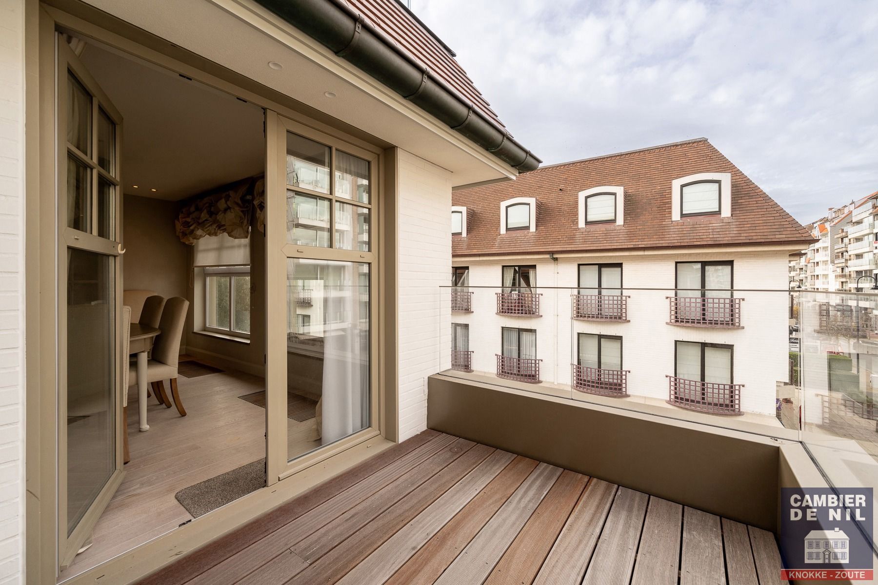 Ruim (155 m²) gemeubeld 3 SK appartement in hartje Zoute foto 14