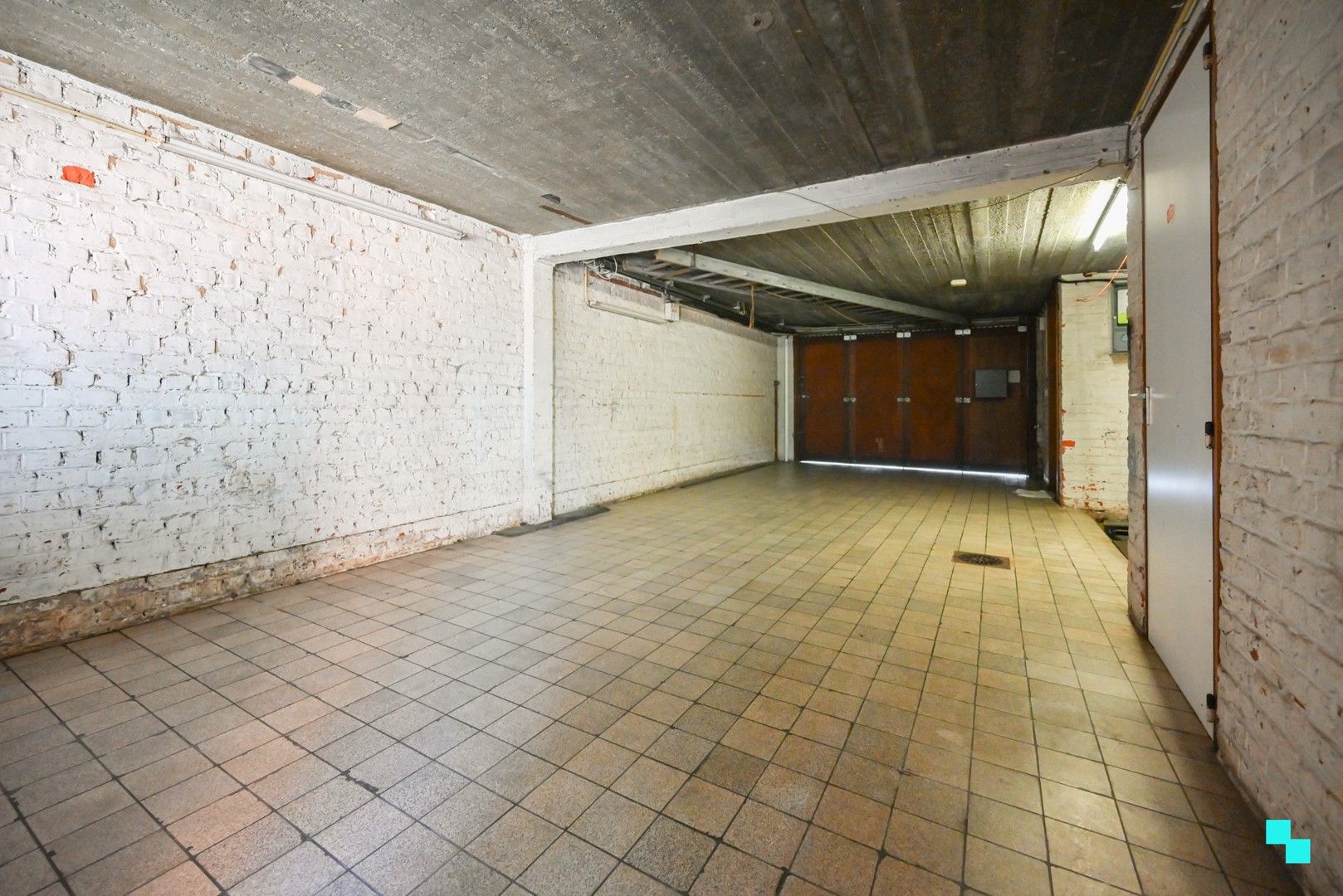 Eéngezinswoning met inpandige garage nabij centrum Izegem foto 5