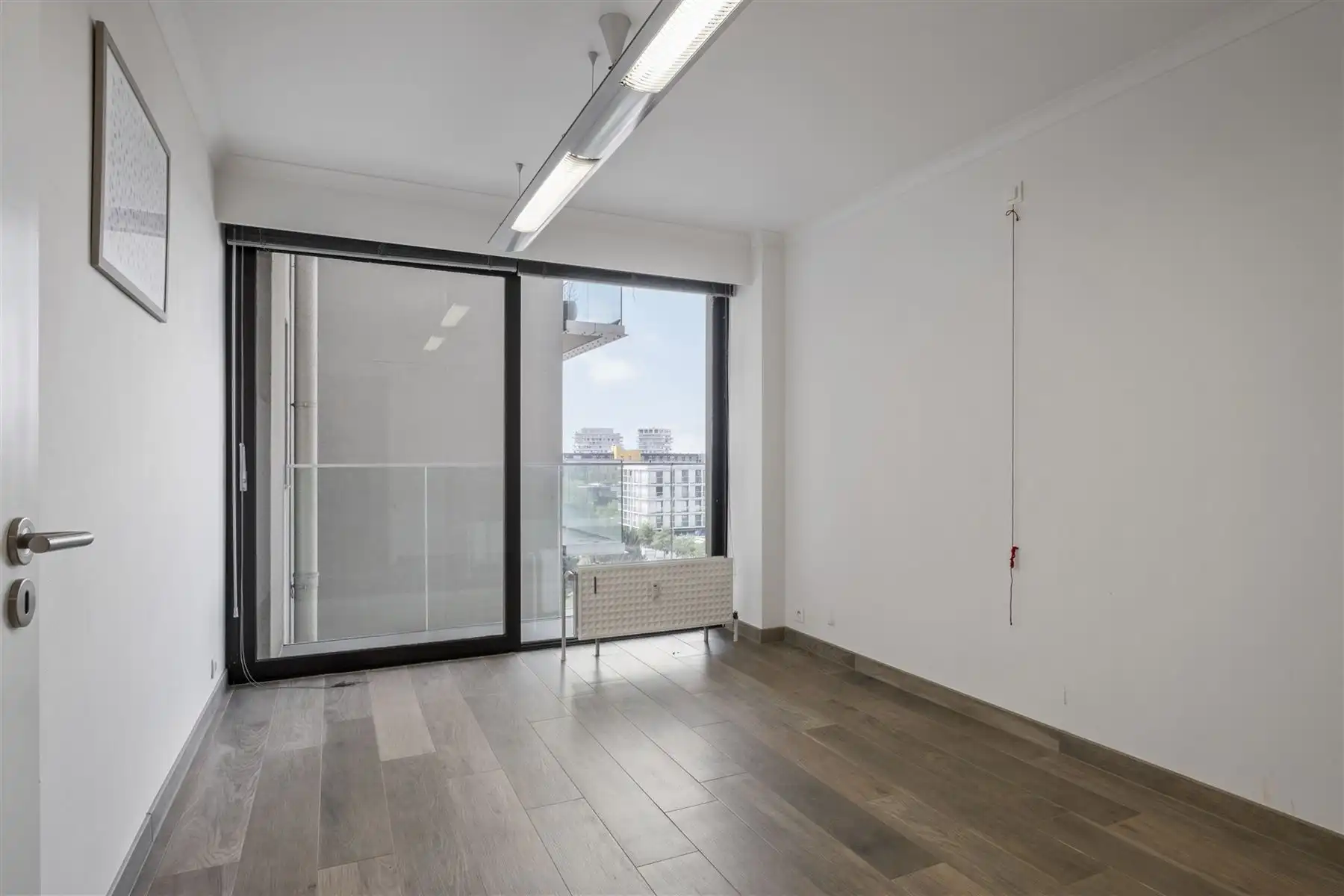 Gerenoveerd ,instapklaar appartement met garage foto 8