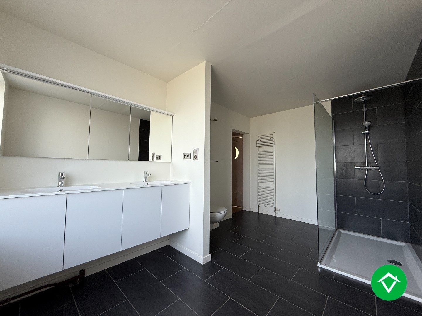 Ruime woning met 5 slaapkamers te Zwevezele  foto 20