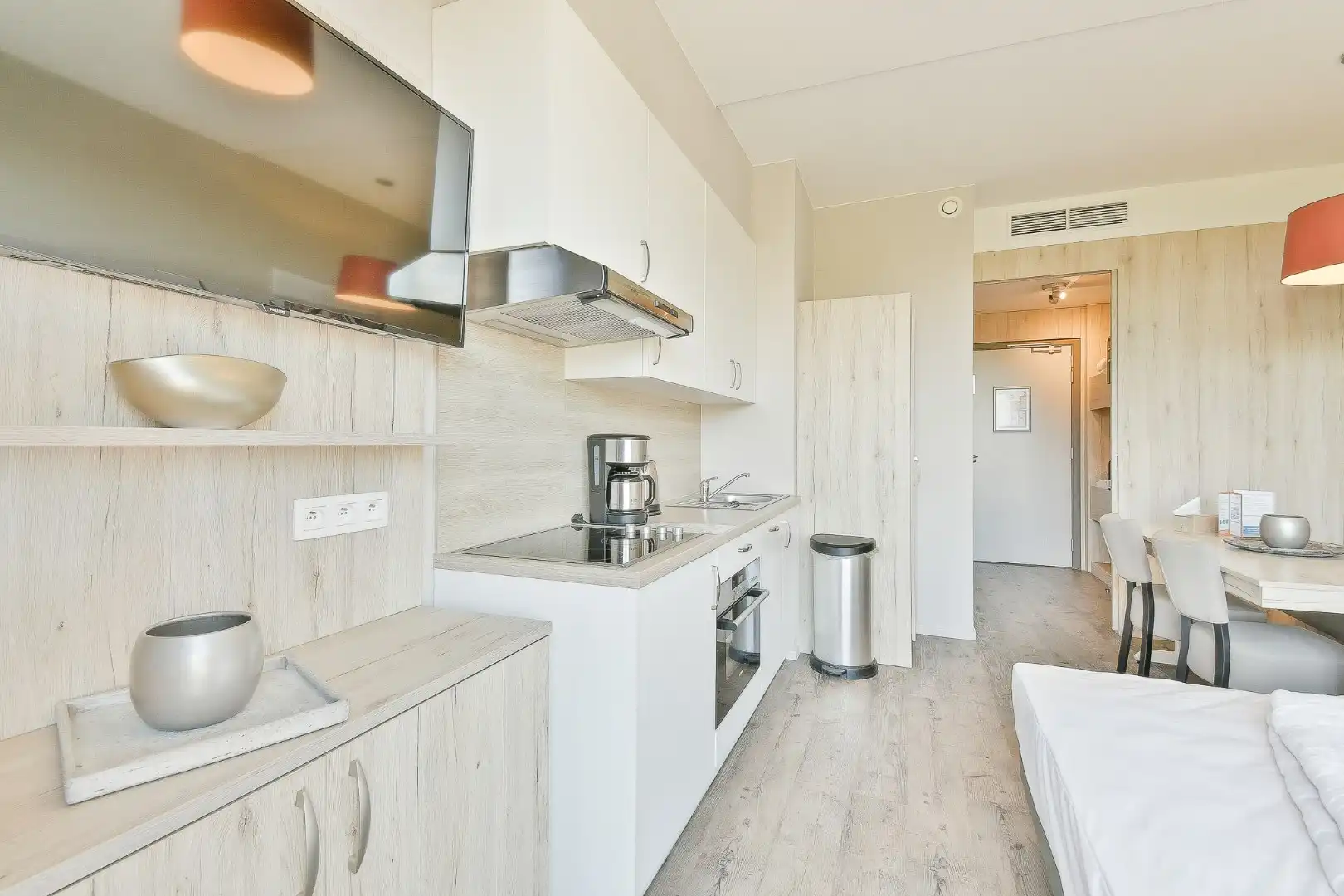 Vernieuwd gemeubeld vakantieappartement foto 4
