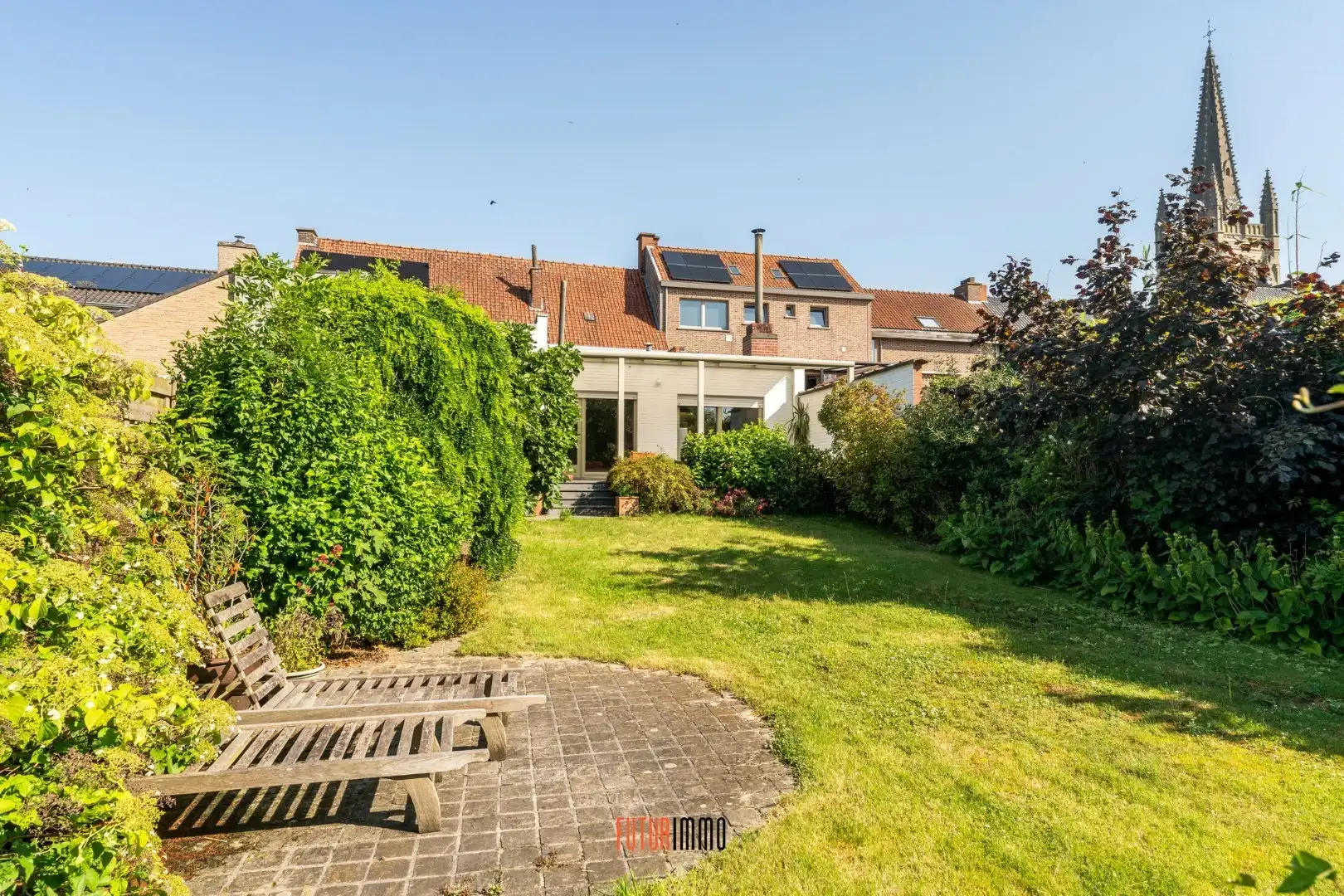 Verrassend ruime woning met prachtige tuin foto 4
