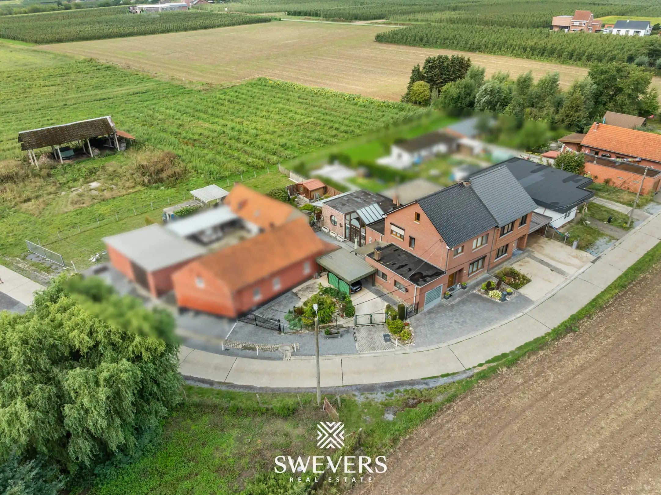 Royale gezinswoning met 257 m² woonruimte foto 2