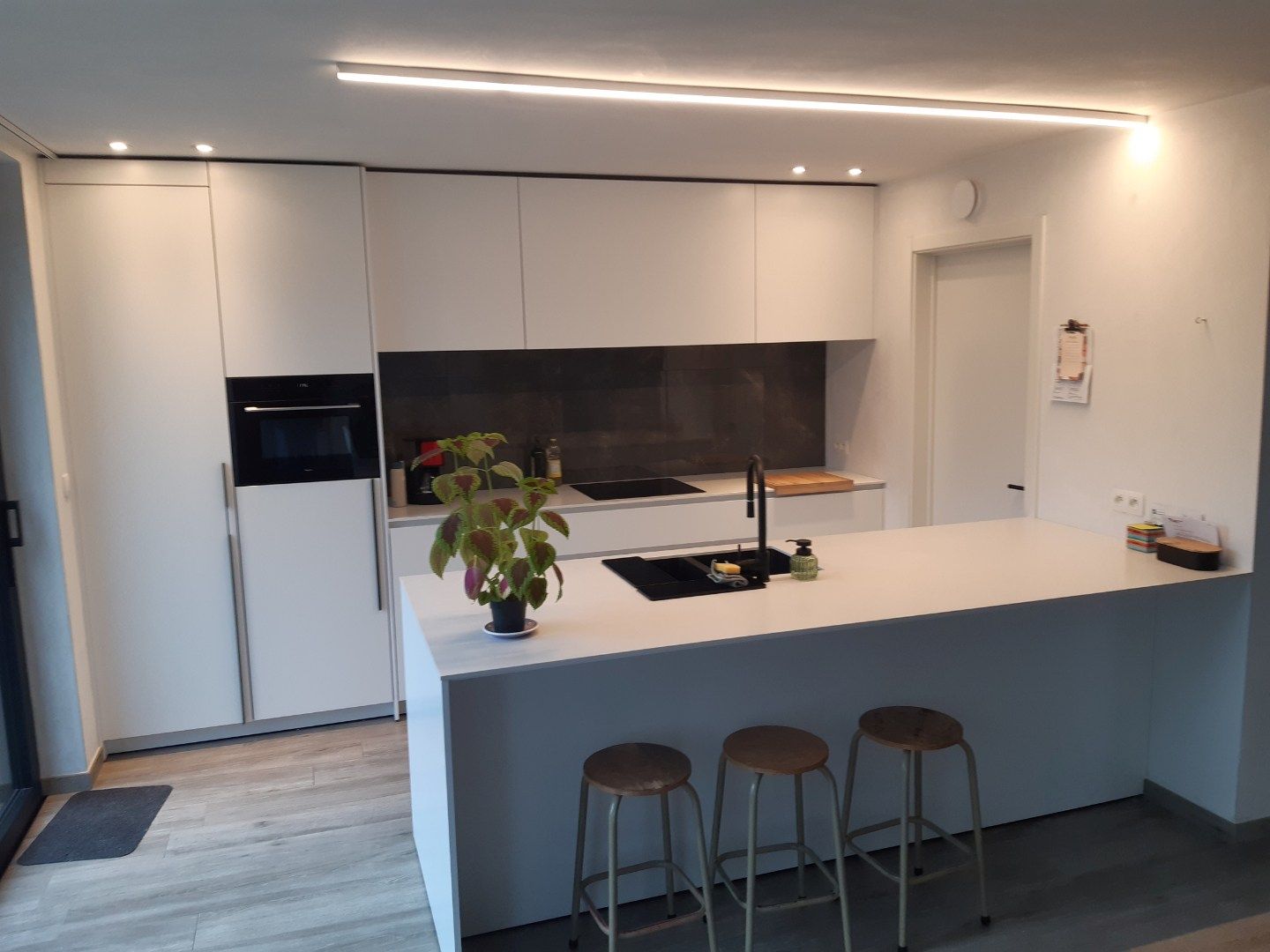 BEN-appartement met terras en tuintje. foto 10