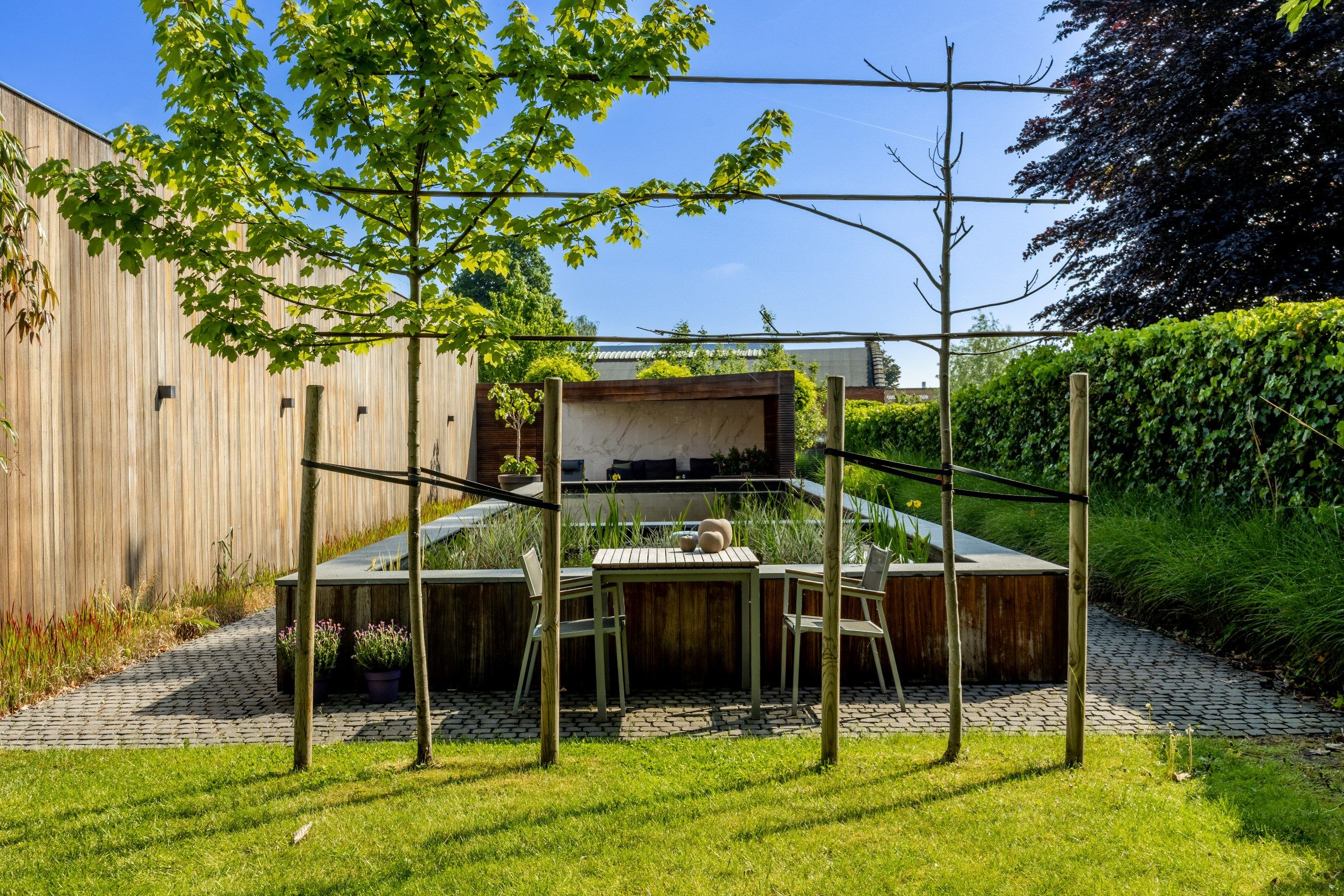 STATIGE VILLA MET MAGAZIJN foto 12