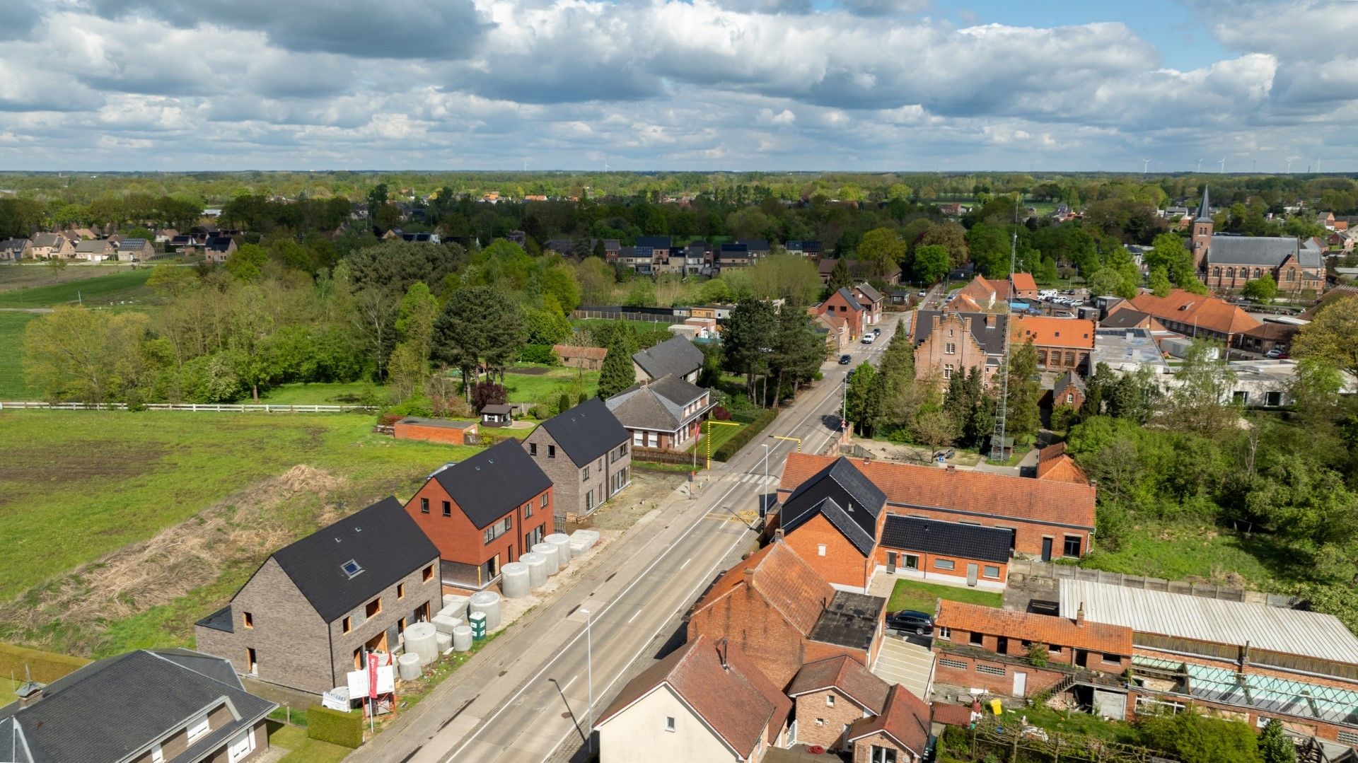 Ruime casco-nieuwbouwwoning met zongerichte tuin in Heultje foto 4