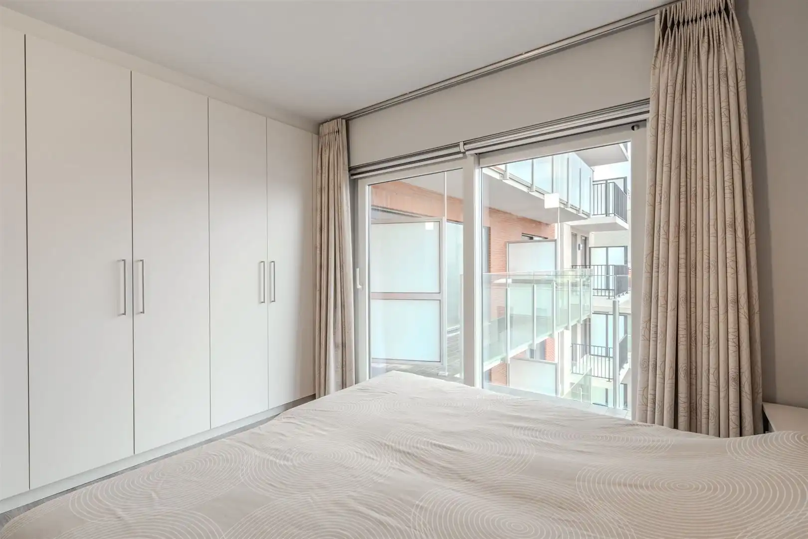 Instap klaar 1-slaapkamer appartement met schuin zeezicht foto 18