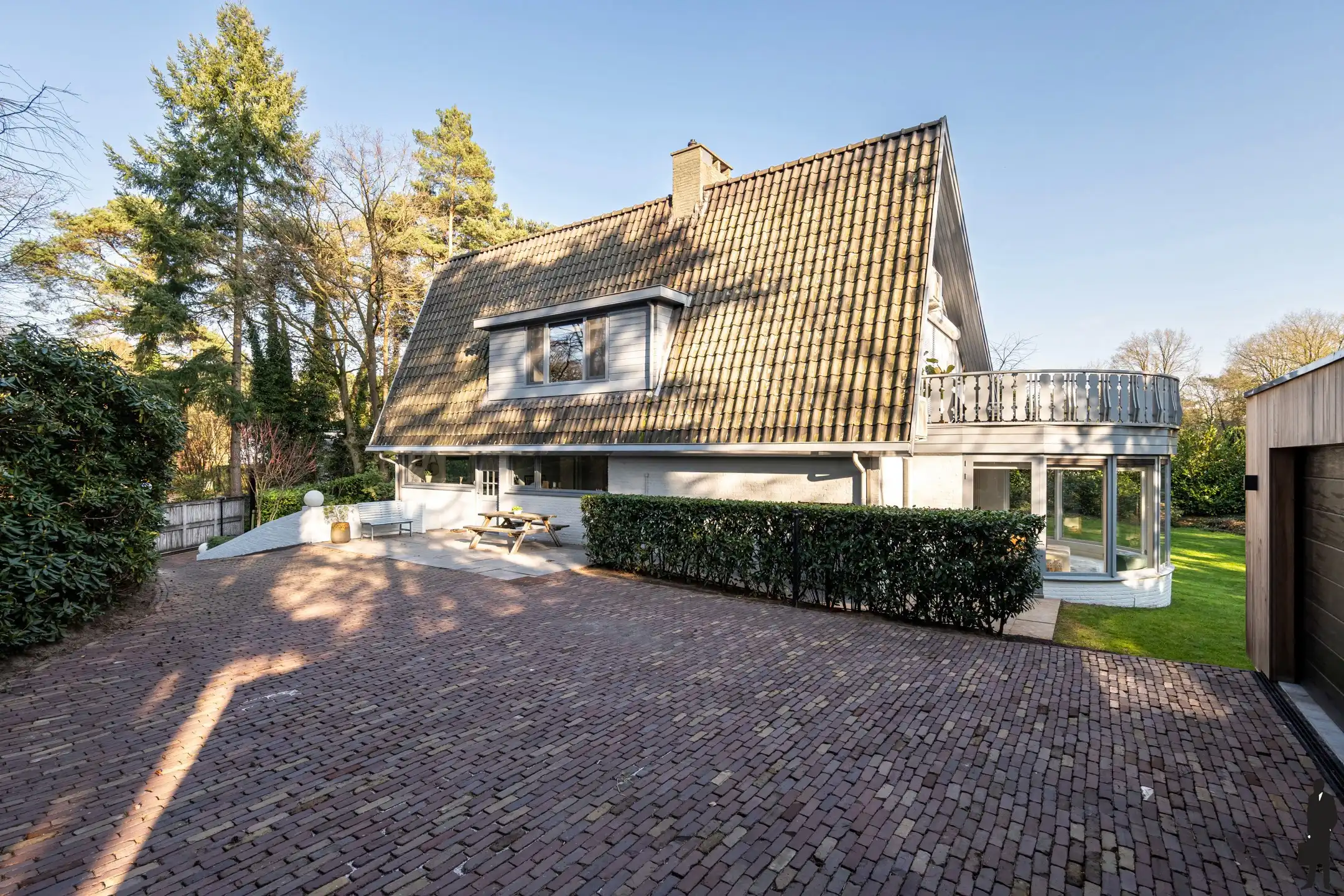 In de Meerse bergen treffen we op een ruim perceel van ca. 2.735m² deze knappe, lichtrijke villa foto 53