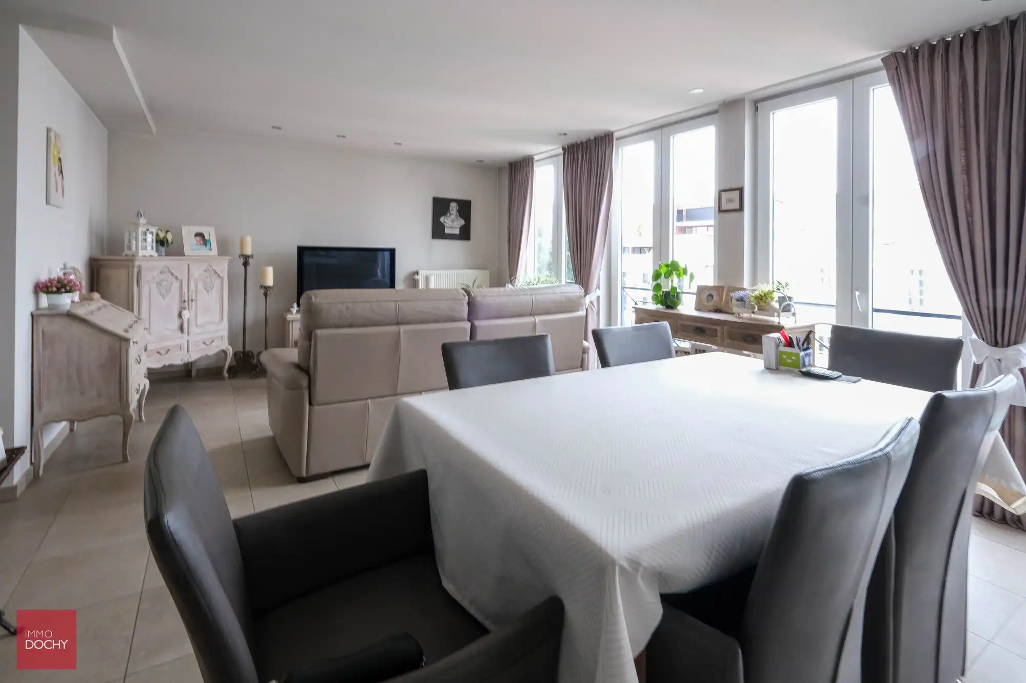 Goed verhuurd appartement op het Casinoplein te Kortrijk foto 2