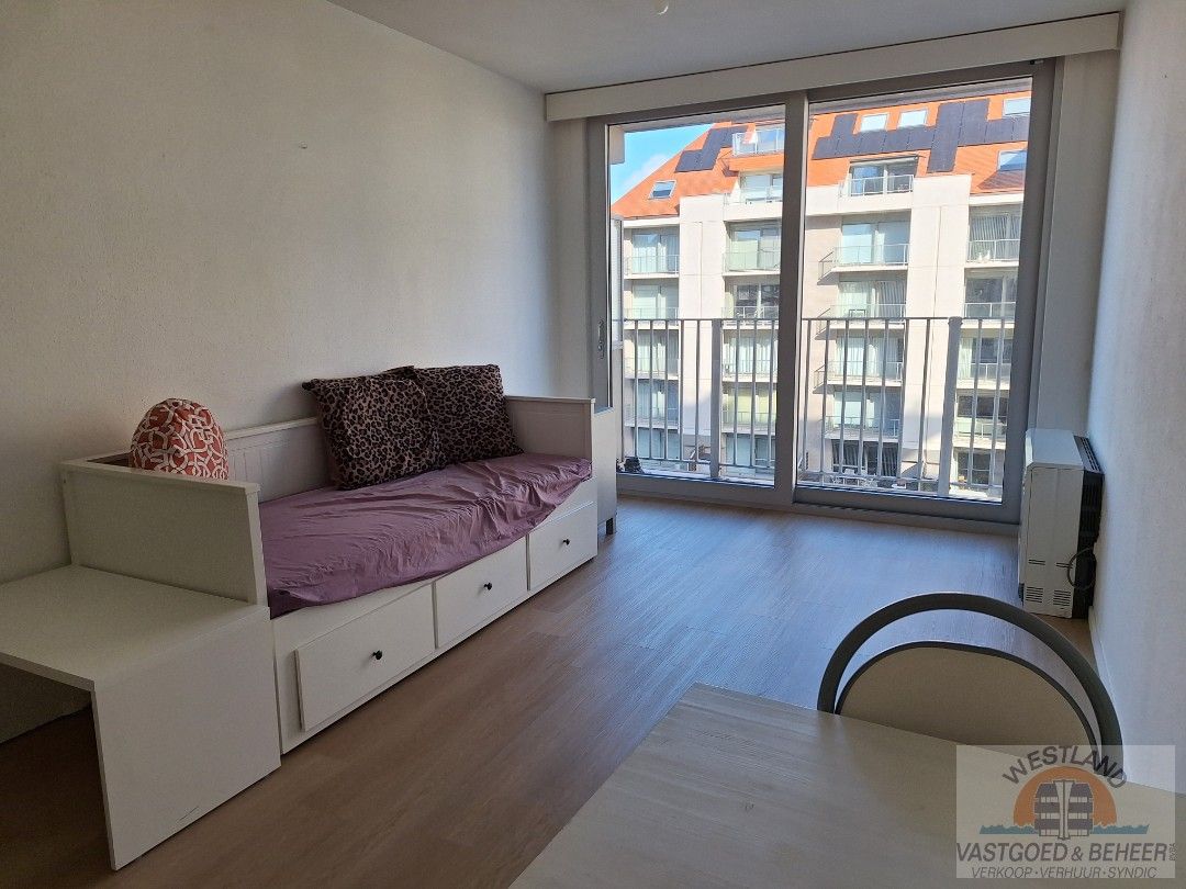 Lichtrijke studio foto {{pictureIndex}}