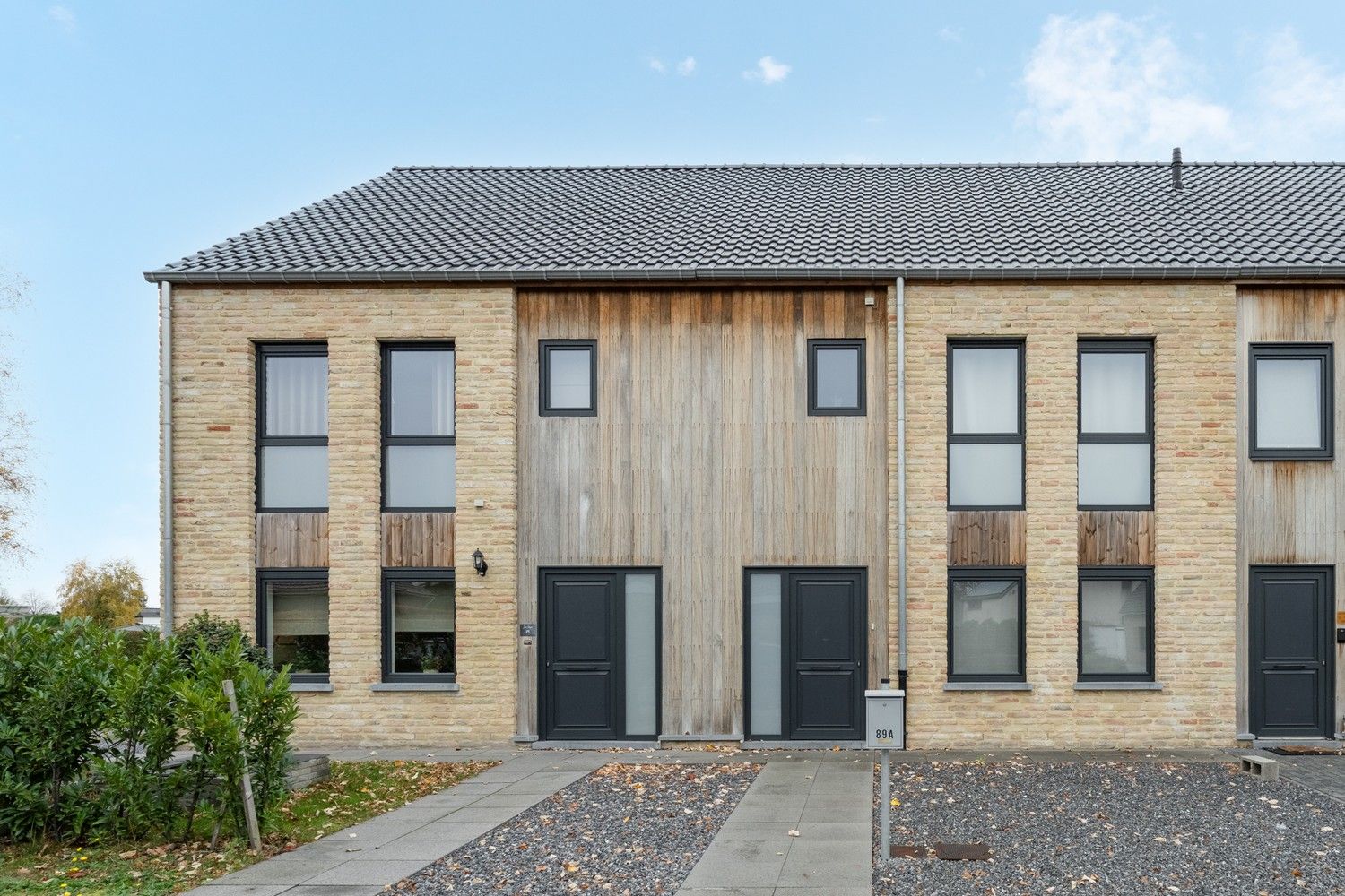 Mooie nieuwe 4 slk woning te Kleine Brogel foto {{pictureIndex}}