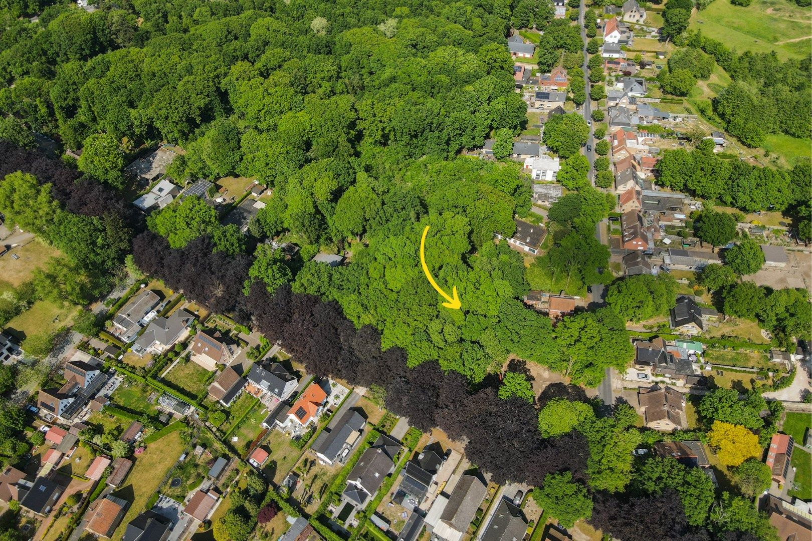 Perceel bouwgrond van 1.134 m² voor open bebouwing te Sint-Kruis foto {{pictureIndex}}
