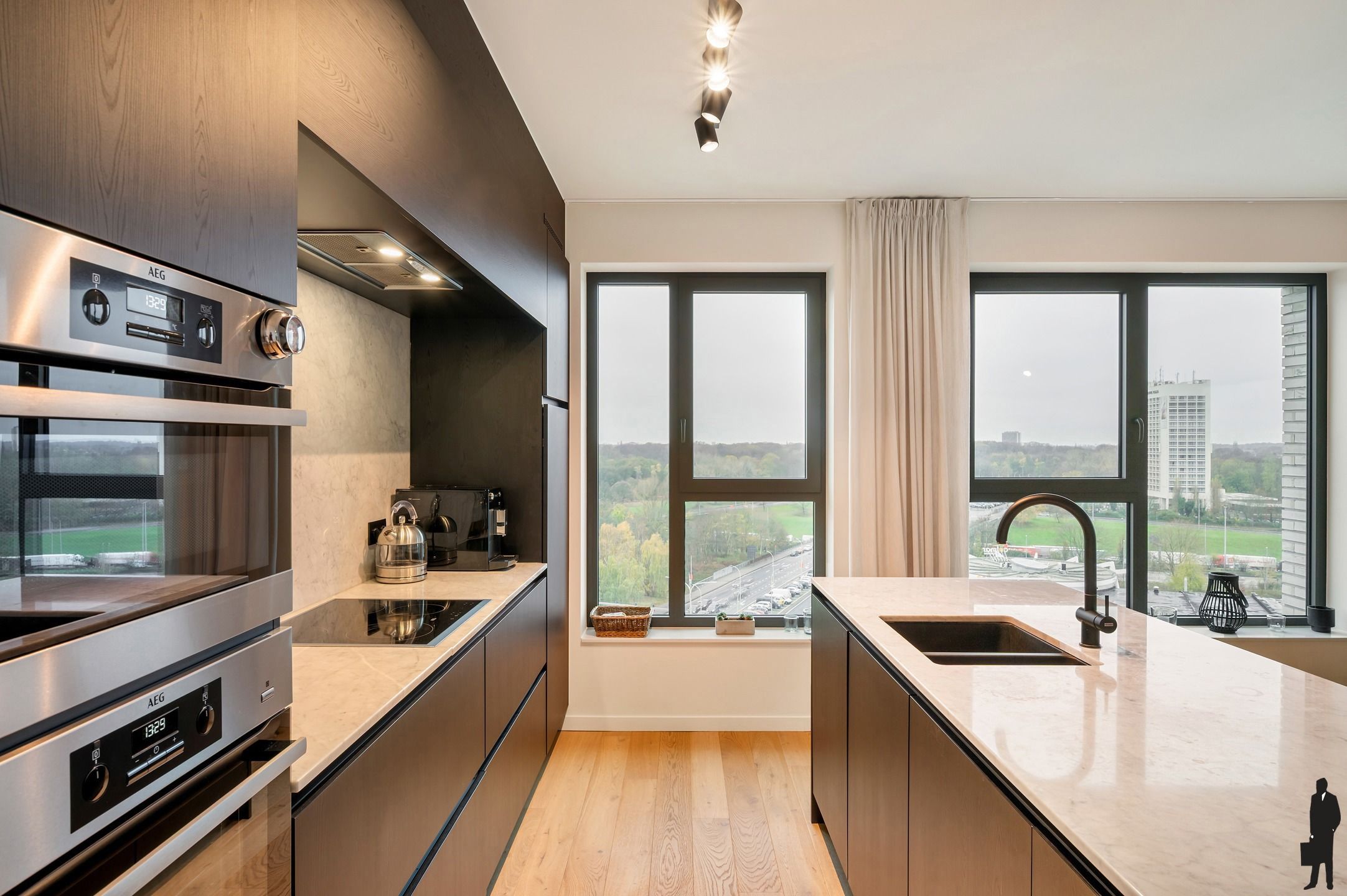 Exclusief hoekappartement op de 11de verdieping met terras en prachtige zichten.  foto 4