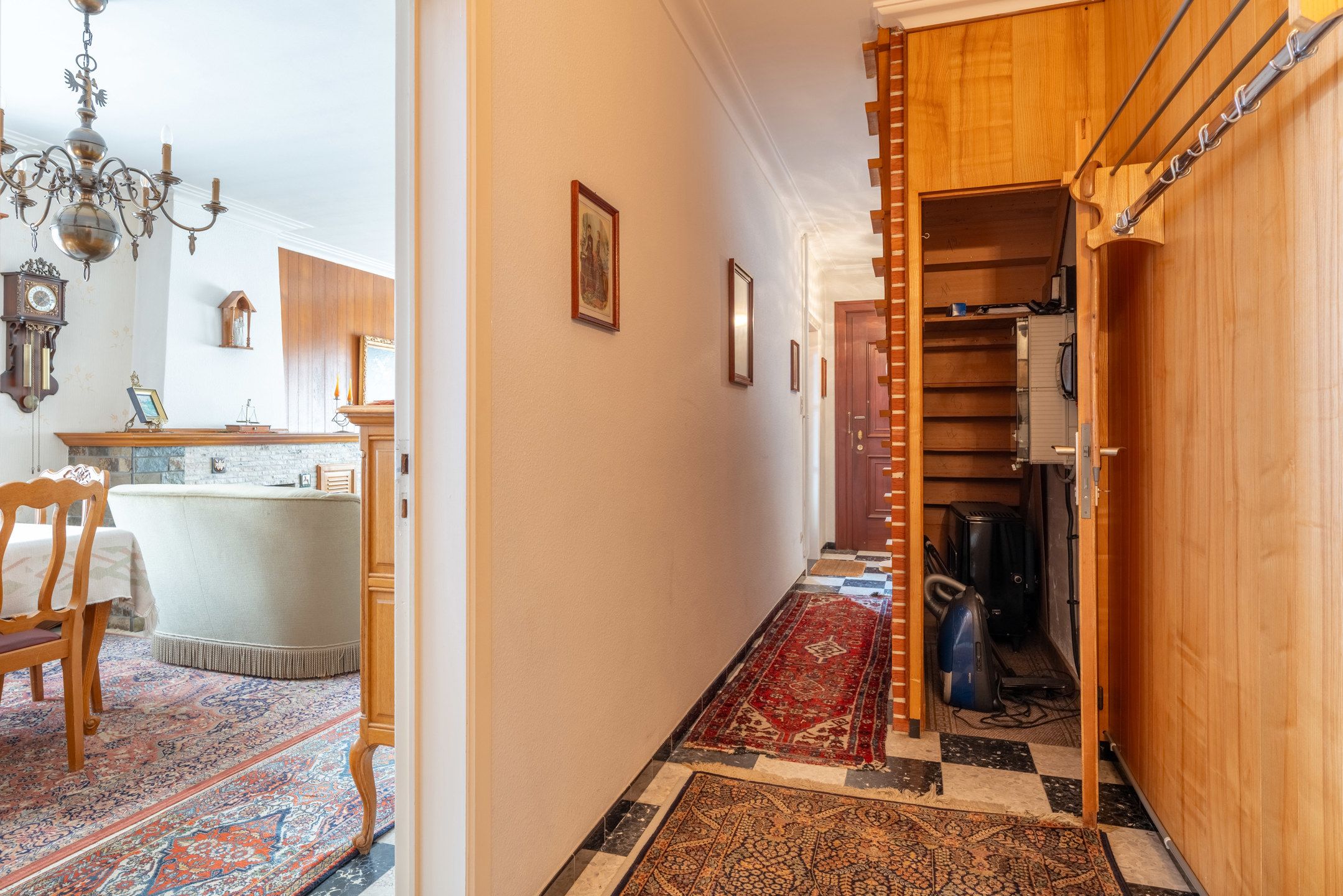 Te renoveren 4slpk woning met magazijn/garage te Vosselaar. foto 10