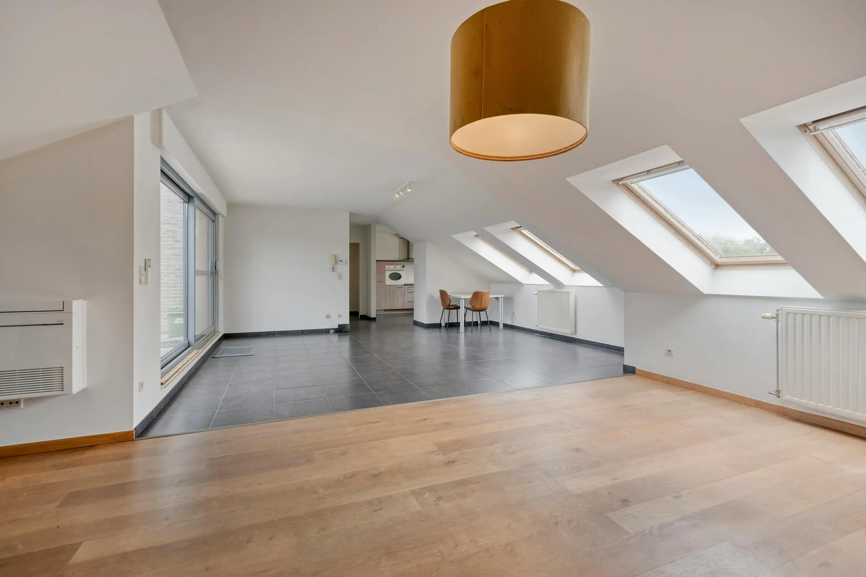 Centraal gelegen appartement met ruim terras en garagebox te Kuringen foto 5