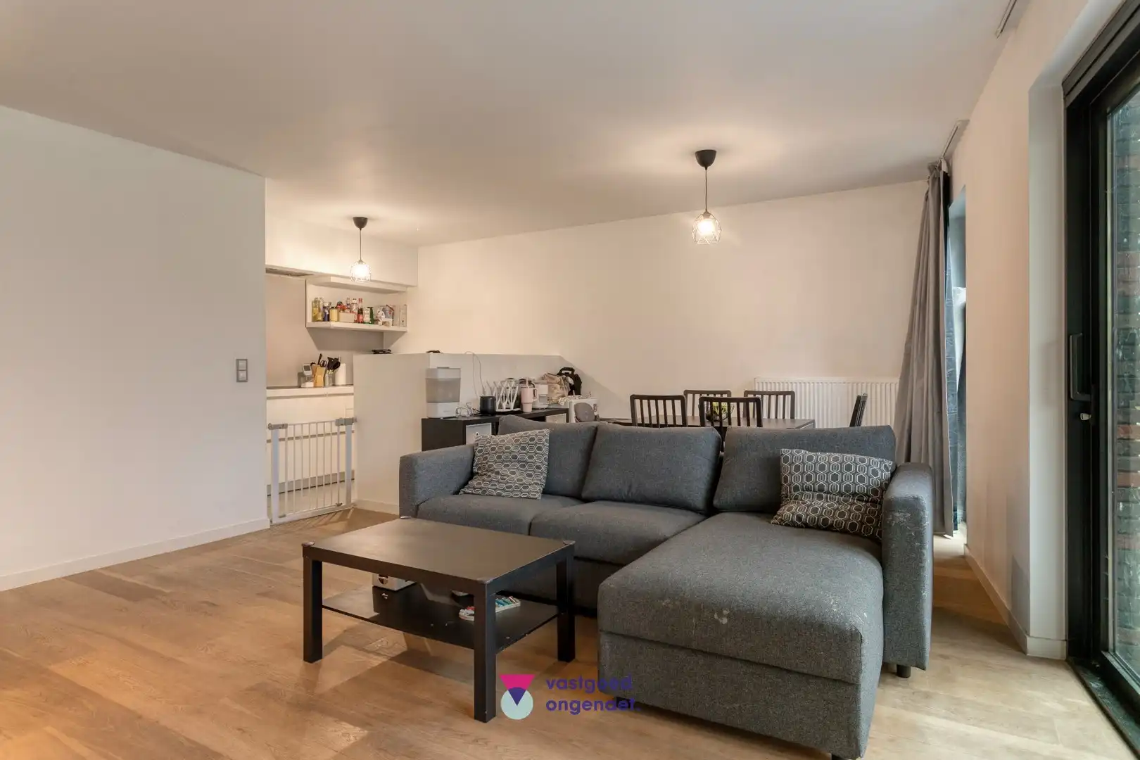 Modern en praktisch ingedeeld appartement foto 3