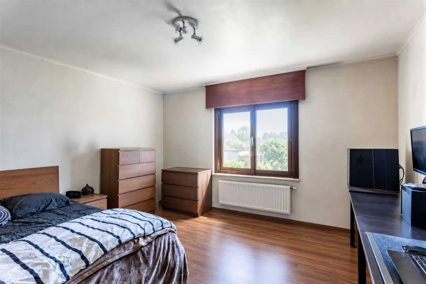 Ruime gezinswoning met 4 slaapkamers op toplocatie in Drongen foto 9