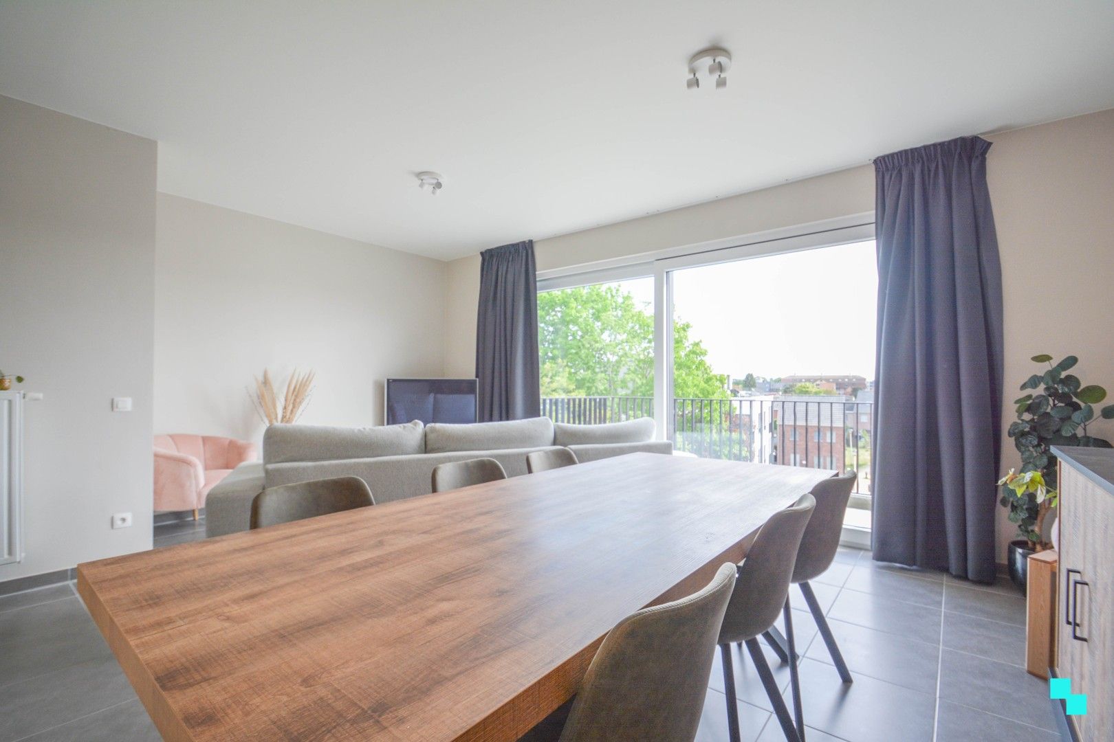 Instapklaar appartement met 2 slaapkamers en zonnig terras foto 9