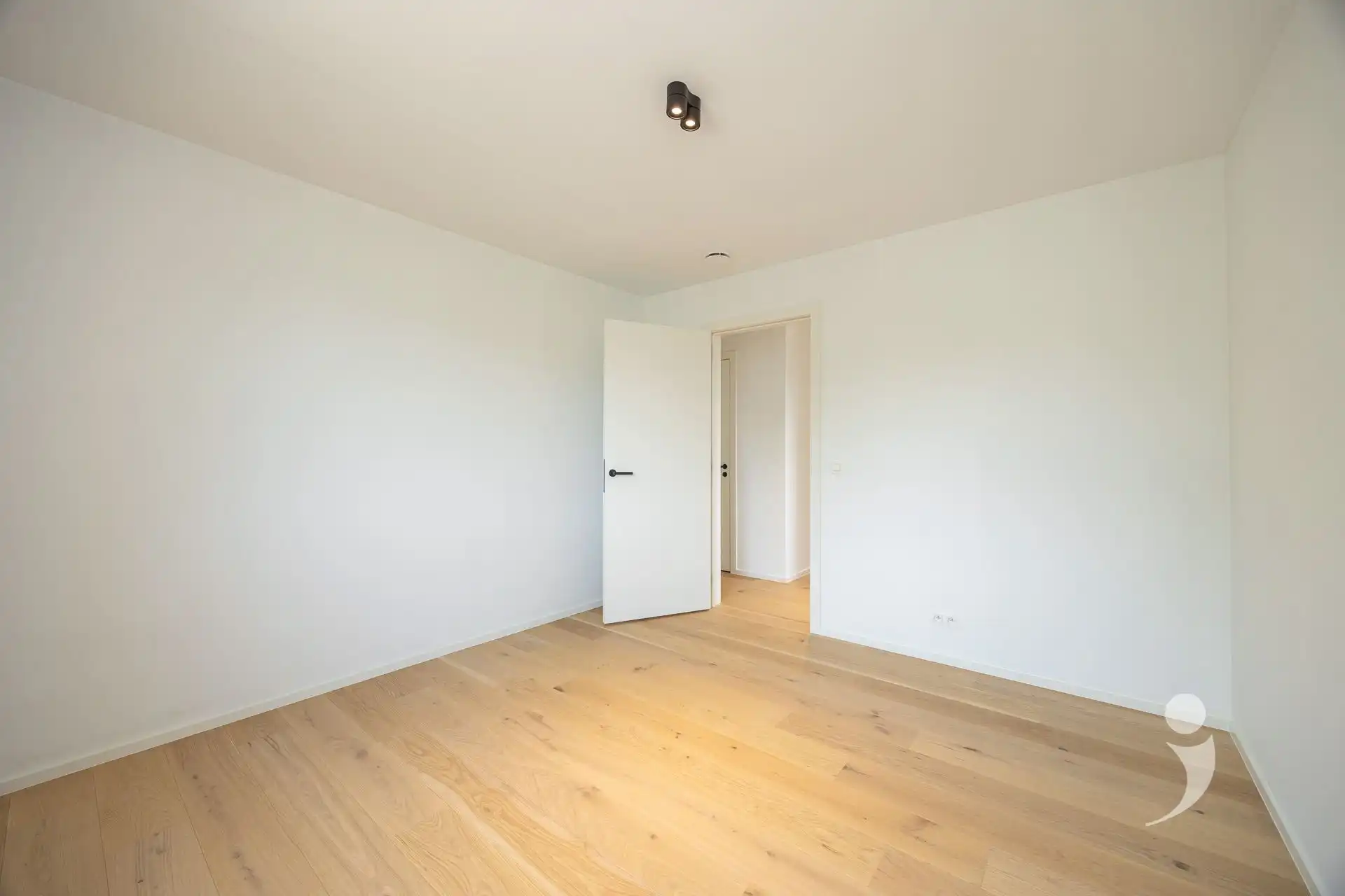 Nieuwbouwwoning in zeer rustige straat! foto 20