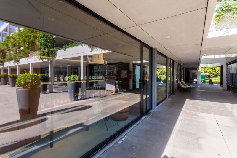 Prachtige handelsruimte te huur op "PATIO DONK" foto 2