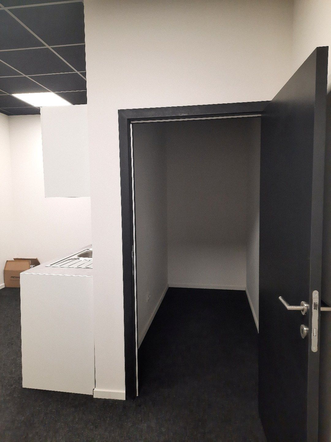 Hoogwaardig KMO-bedrijfsgebouw 187 m² met mezzanine in strategische bedrijventerrein (Winterslag-Genk). foto 17